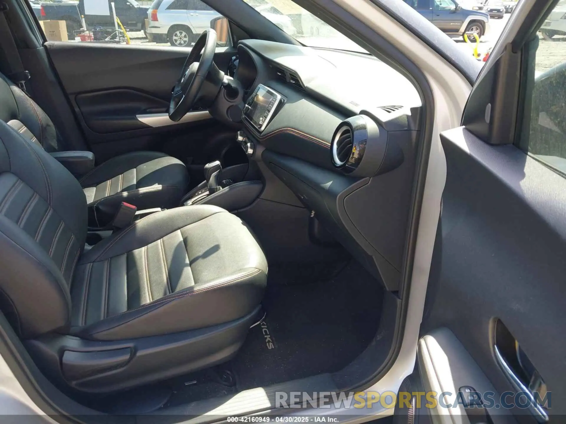 5 Photograph of a damaged car 3N1CP5CU0KL498990 NISSAN KICKS 2019