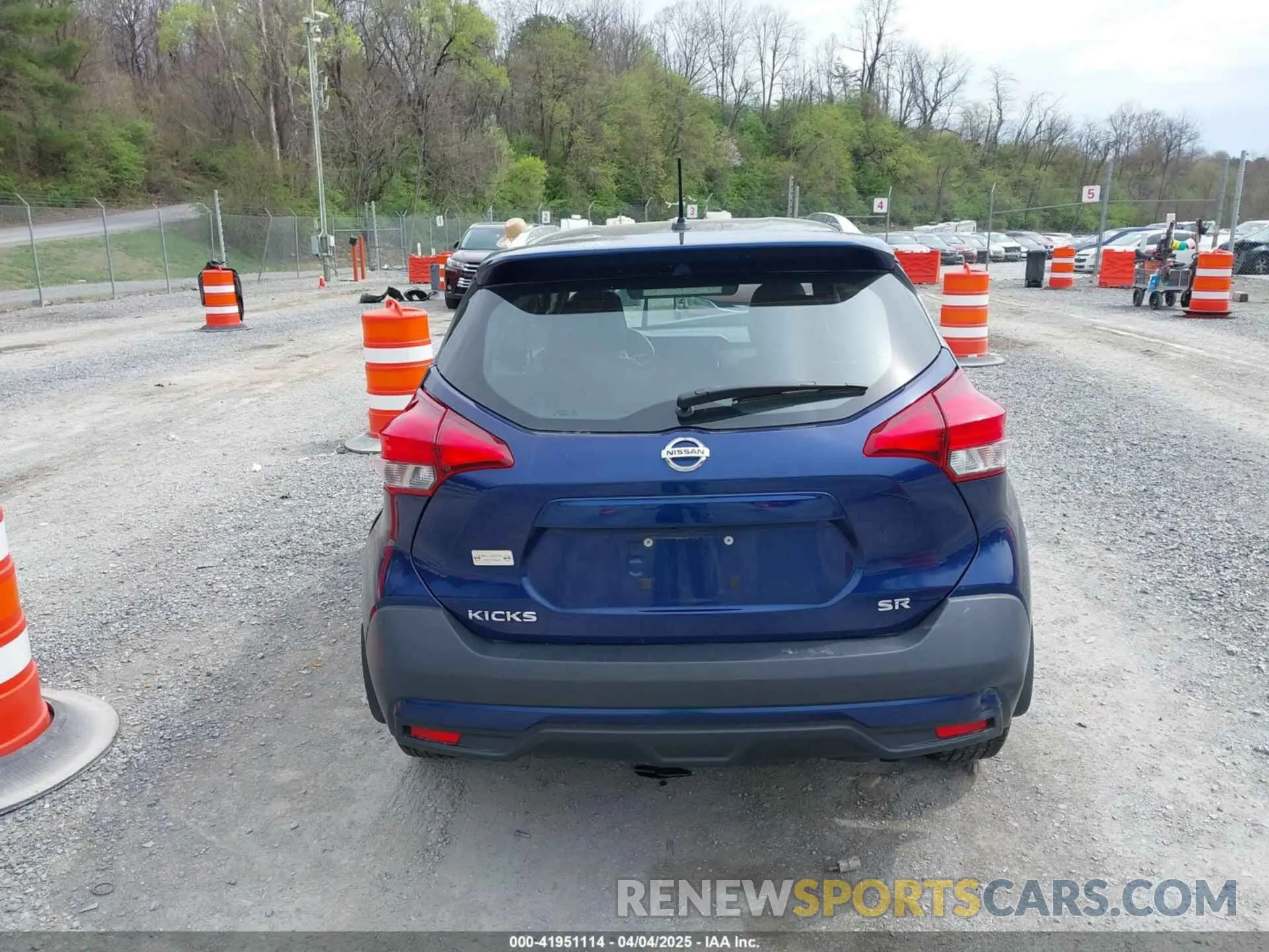 16 Photograph of a damaged car 3N1CP5CU0KL499802 NISSAN KICKS 2019