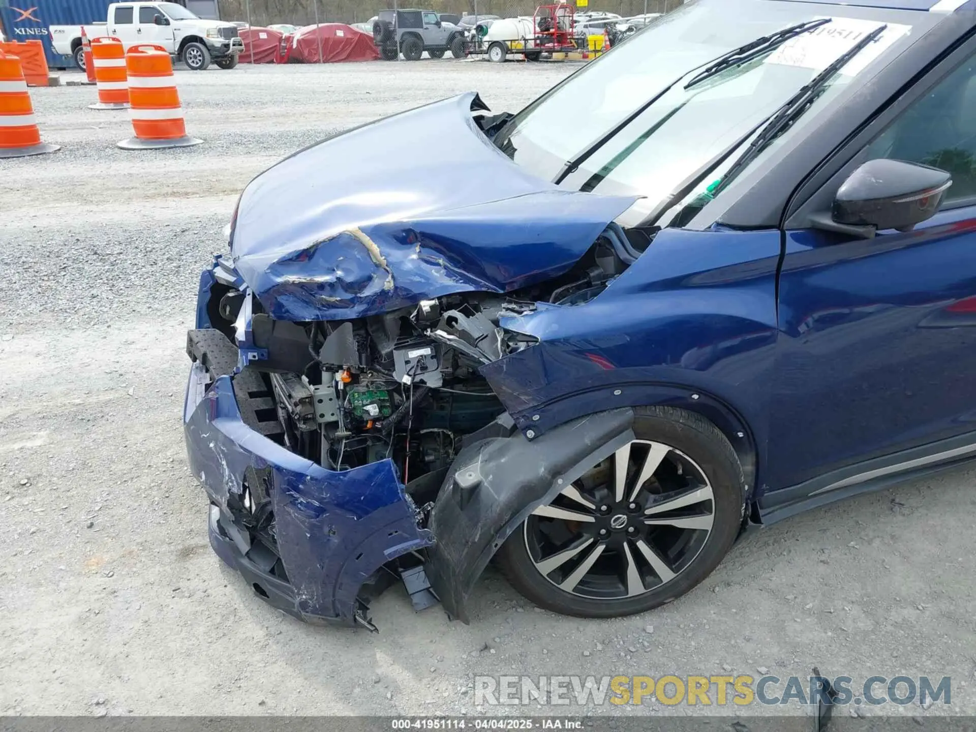 18 Photograph of a damaged car 3N1CP5CU0KL499802 NISSAN KICKS 2019