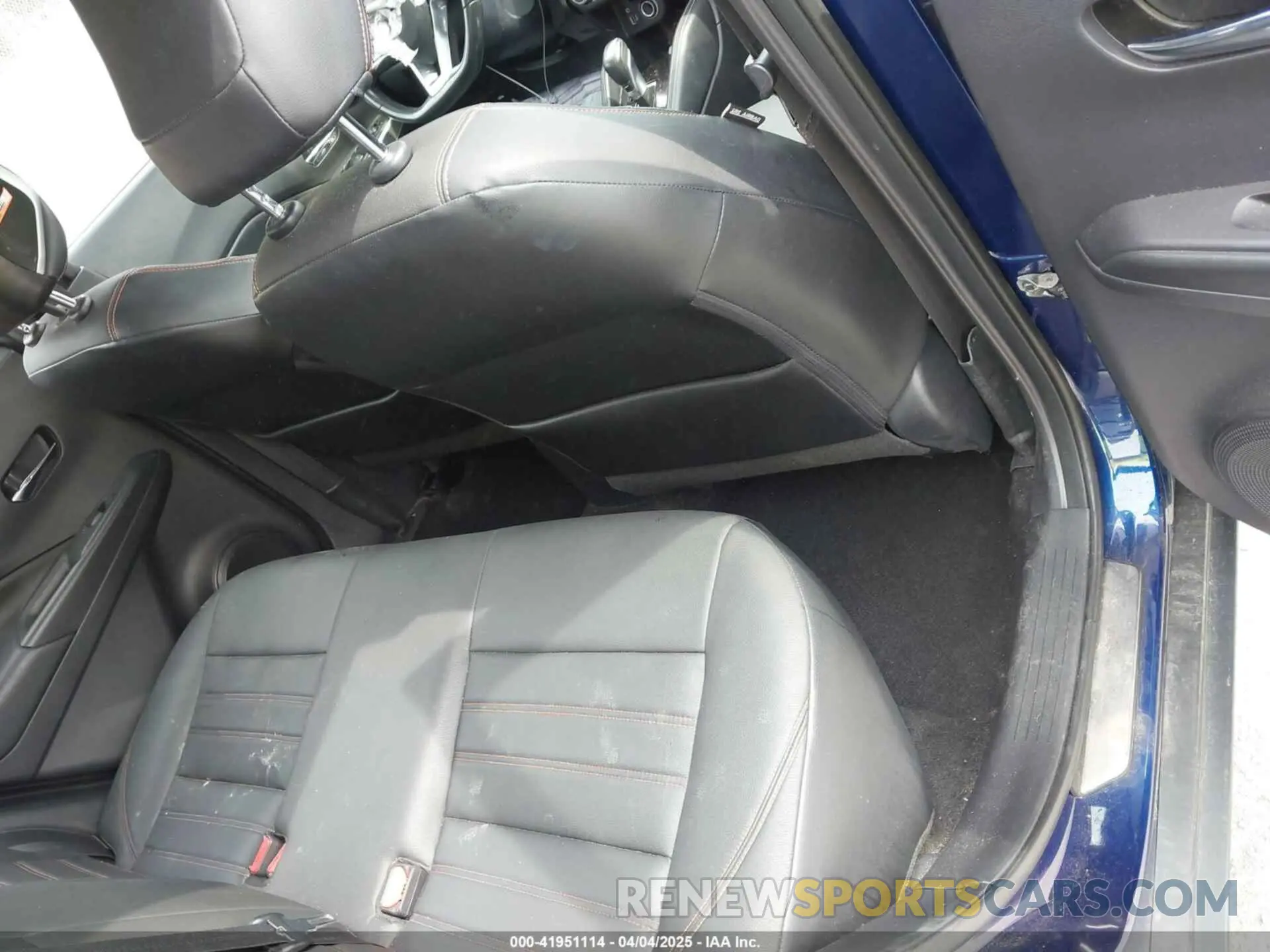 8 Photograph of a damaged car 3N1CP5CU0KL499802 NISSAN KICKS 2019
