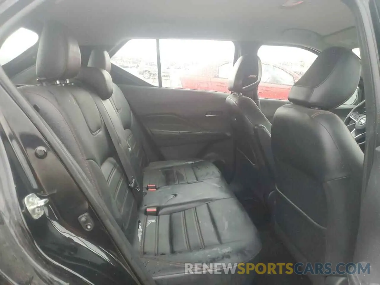 10 Photograph of a damaged car 3N1CP5CU0KL513679 NISSAN KICKS 2019