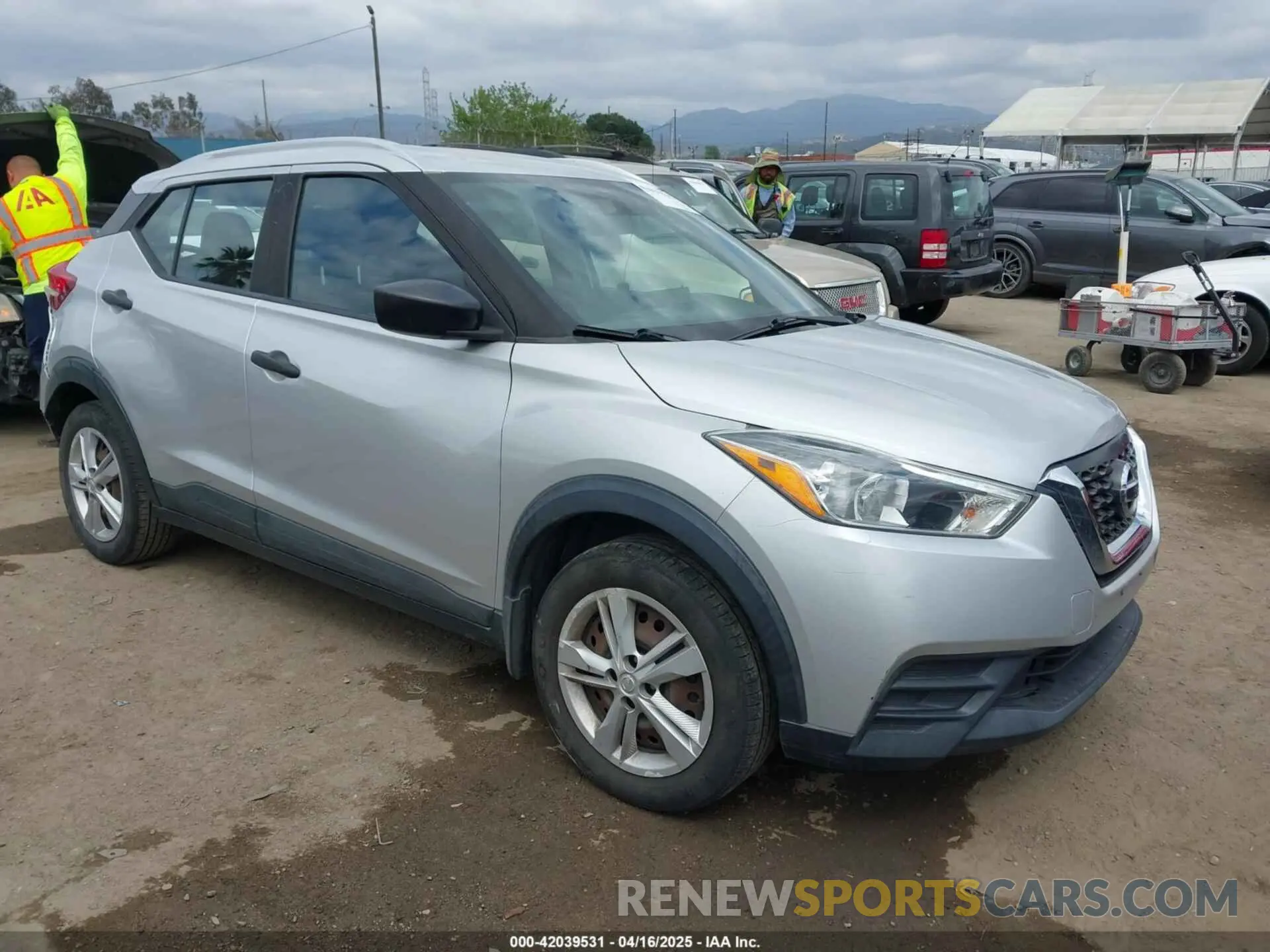 1 Photograph of a damaged car 3N1CP5CU0KL517571 NISSAN KICKS 2019
