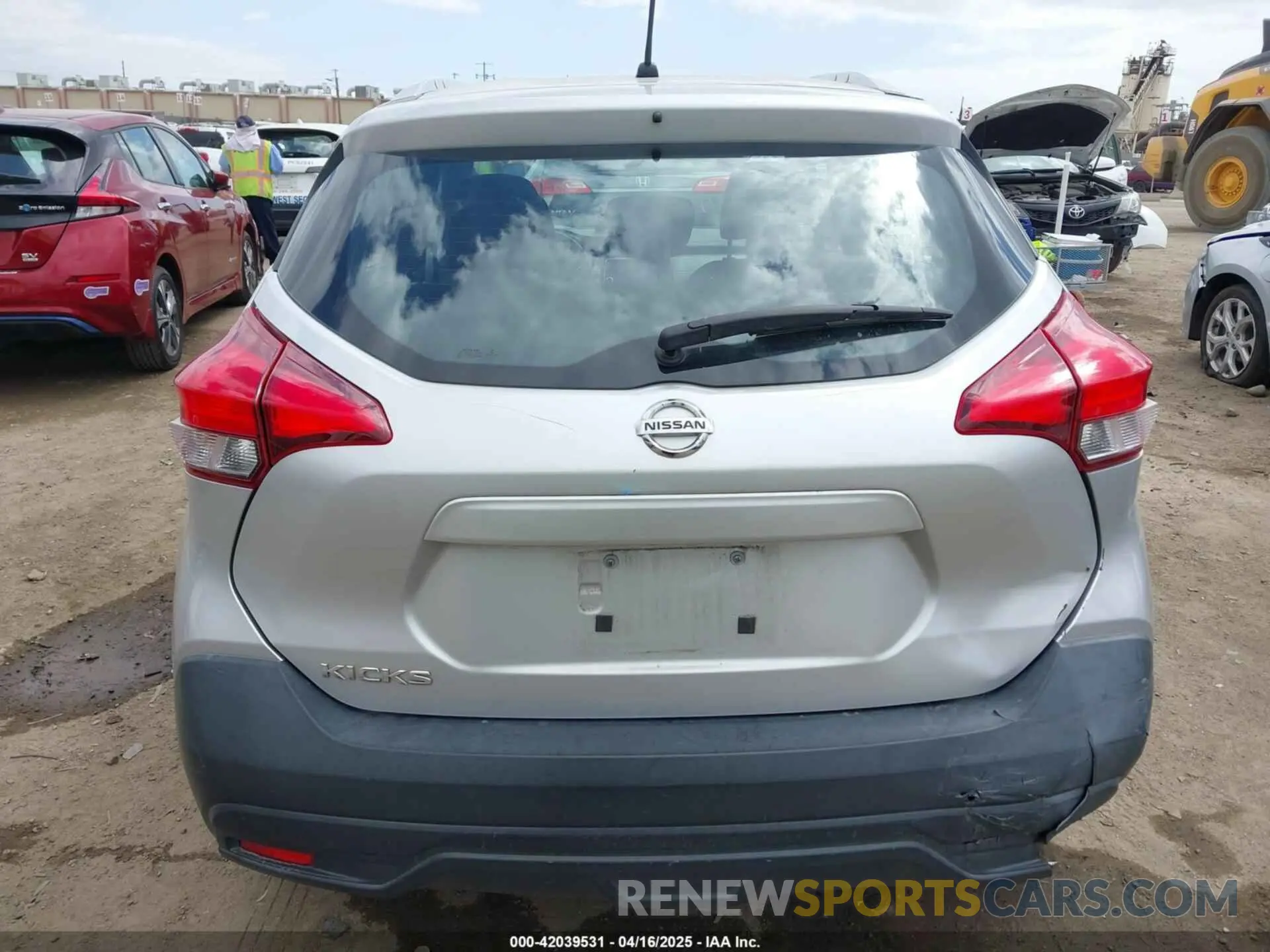 16 Photograph of a damaged car 3N1CP5CU0KL517571 NISSAN KICKS 2019