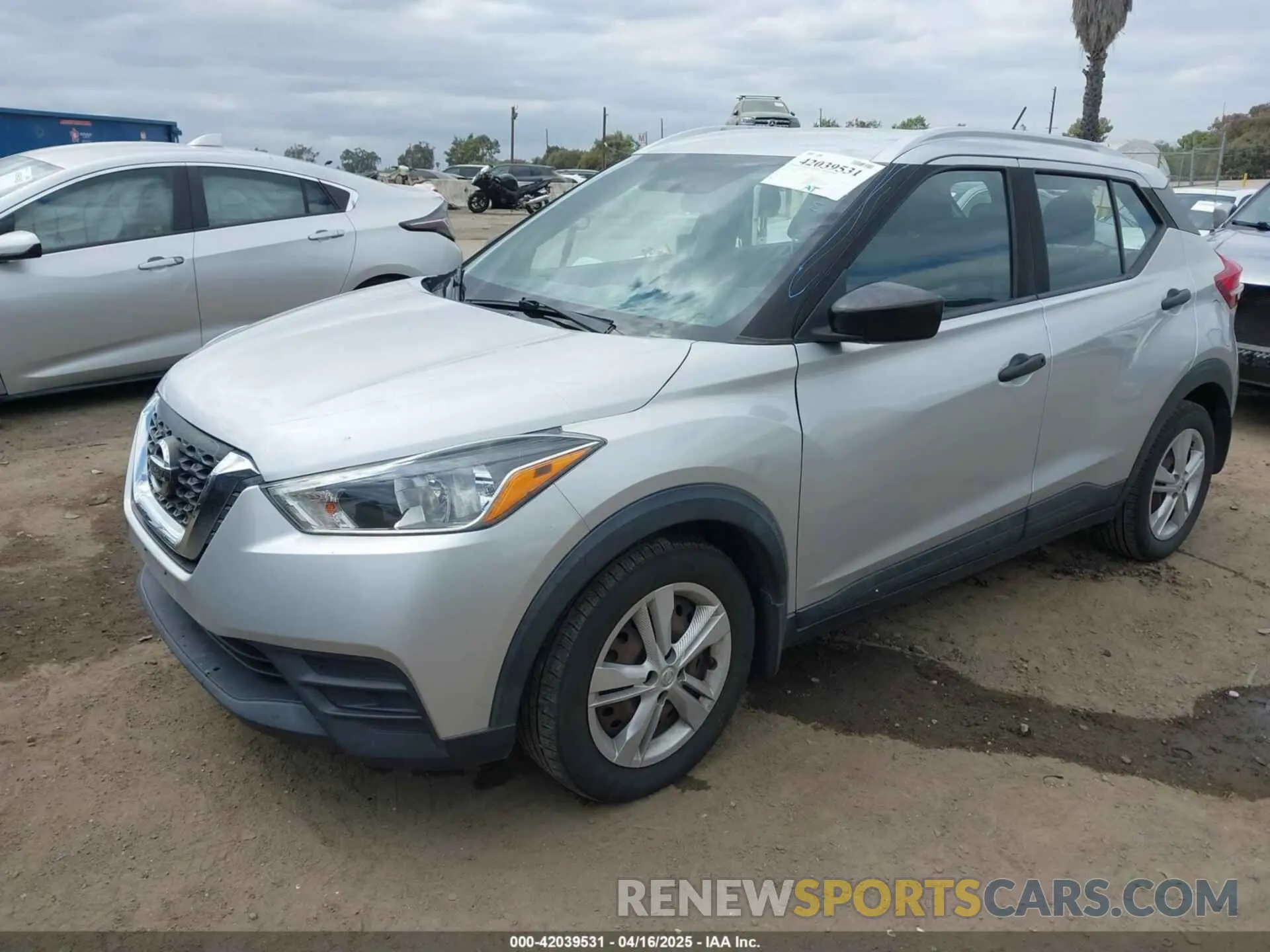 2 Photograph of a damaged car 3N1CP5CU0KL517571 NISSAN KICKS 2019