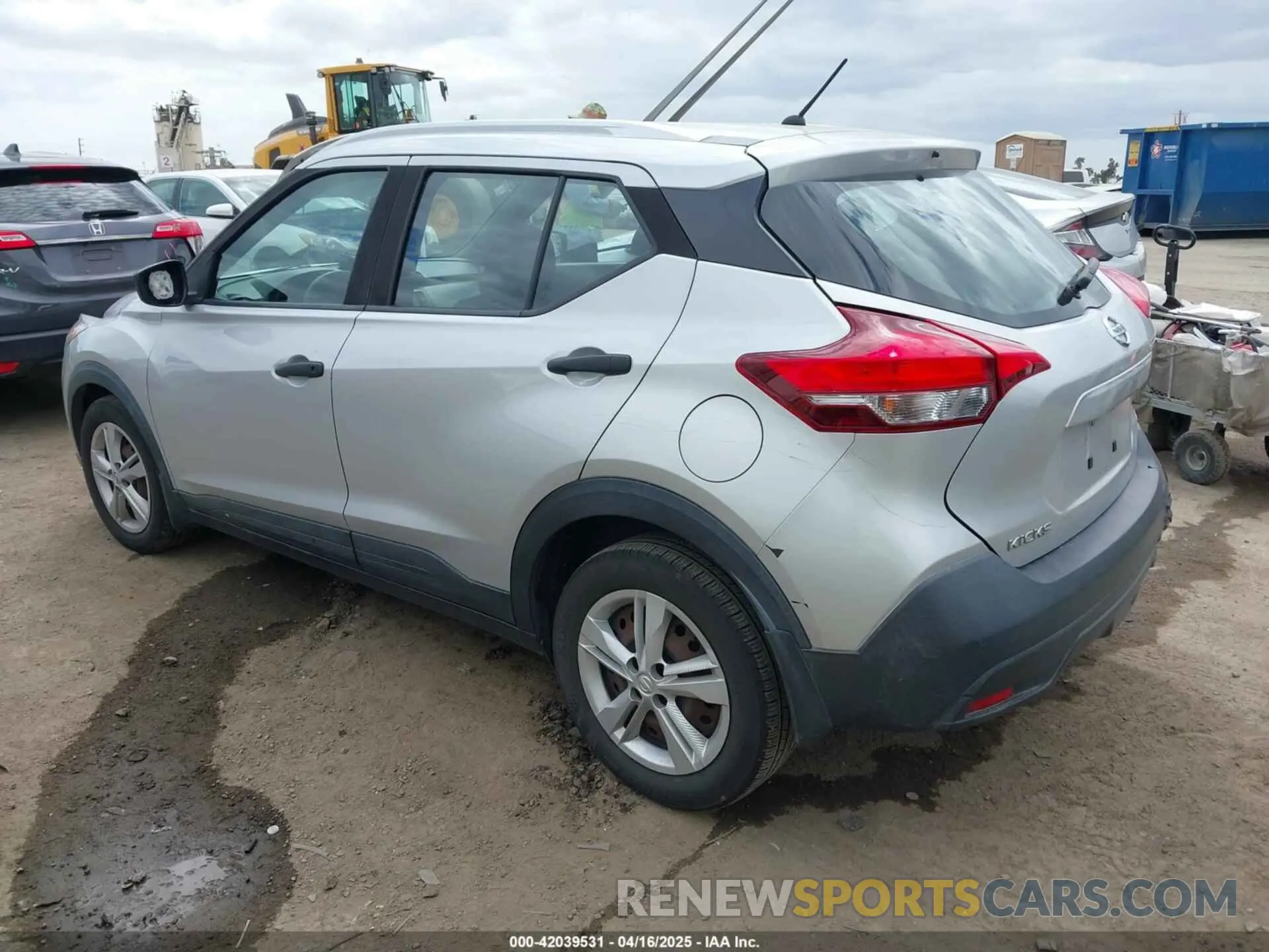 3 Photograph of a damaged car 3N1CP5CU0KL517571 NISSAN KICKS 2019