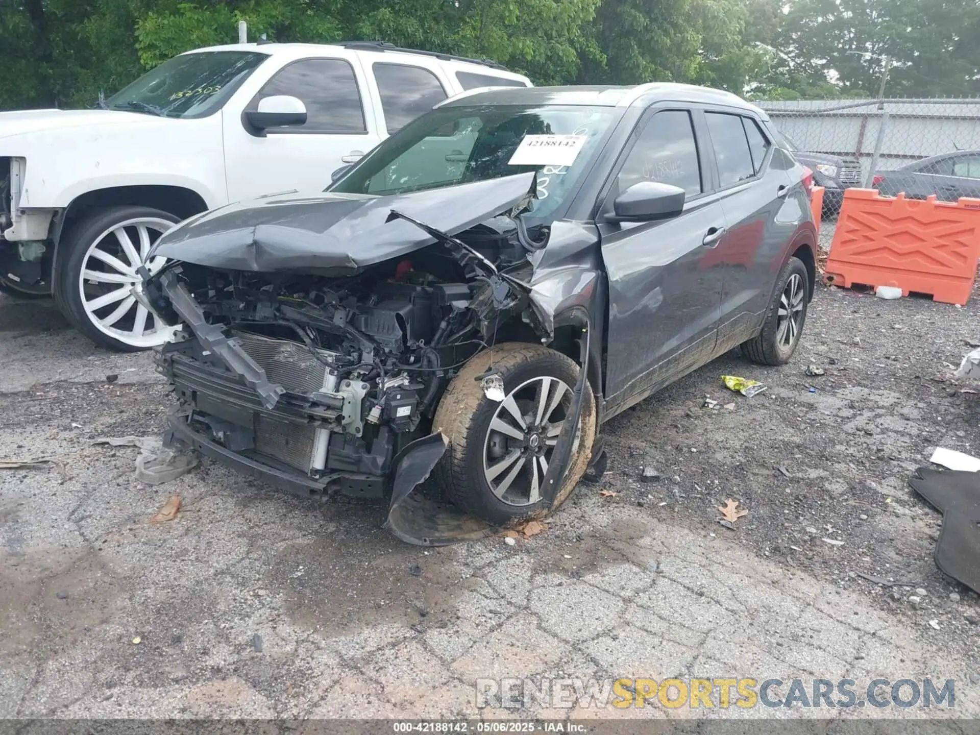 2 Photograph of a damaged car 3N1CP5CU0KL536928 NISSAN KICKS 2019