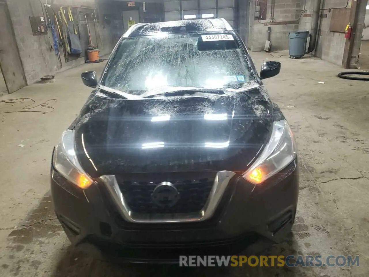 5 Photograph of a damaged car 3N1CP5CU0KL547685 NISSAN KICKS 2019