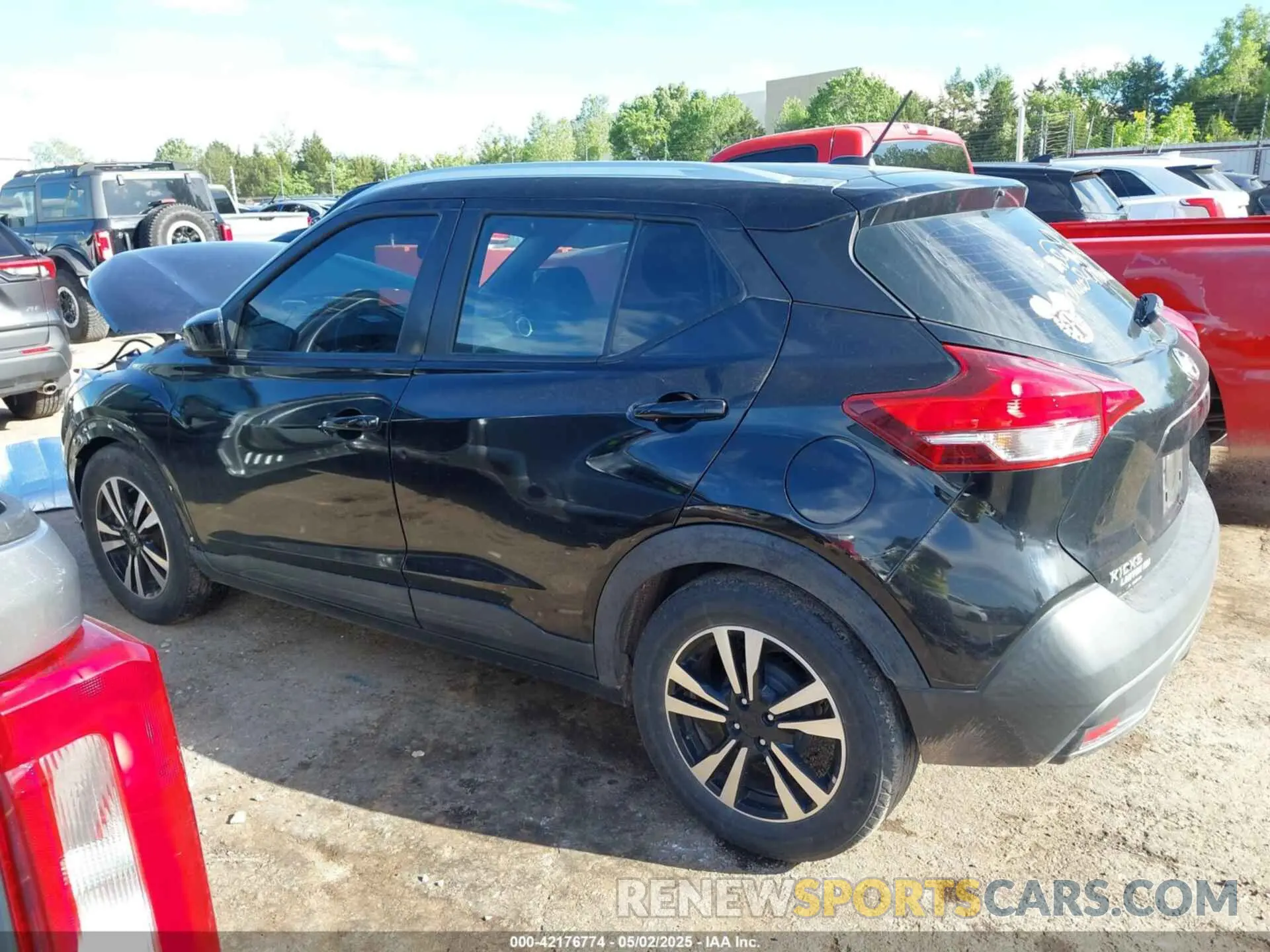 14 Photograph of a damaged car 3N1CP5CU0KL554345 NISSAN KICKS 2019