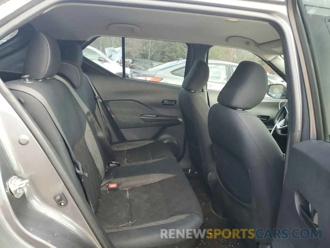 10 Photograph of a damaged car 3N1CP5CU0KL558511 NISSAN KICKS 2019