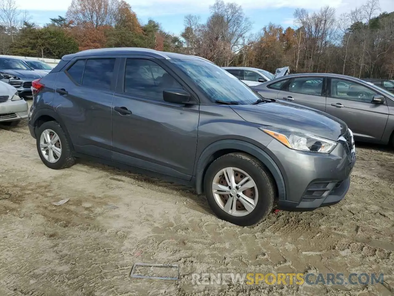 4 Photograph of a damaged car 3N1CP5CU0KL558511 NISSAN KICKS 2019