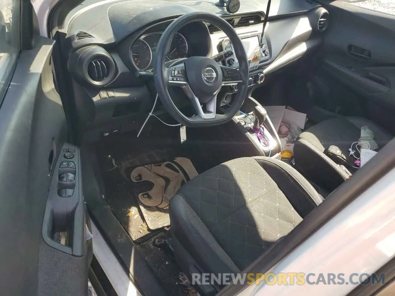 8 Photograph of a damaged car 3N1CP5CU1KL481745 NISSAN KICKS 2019