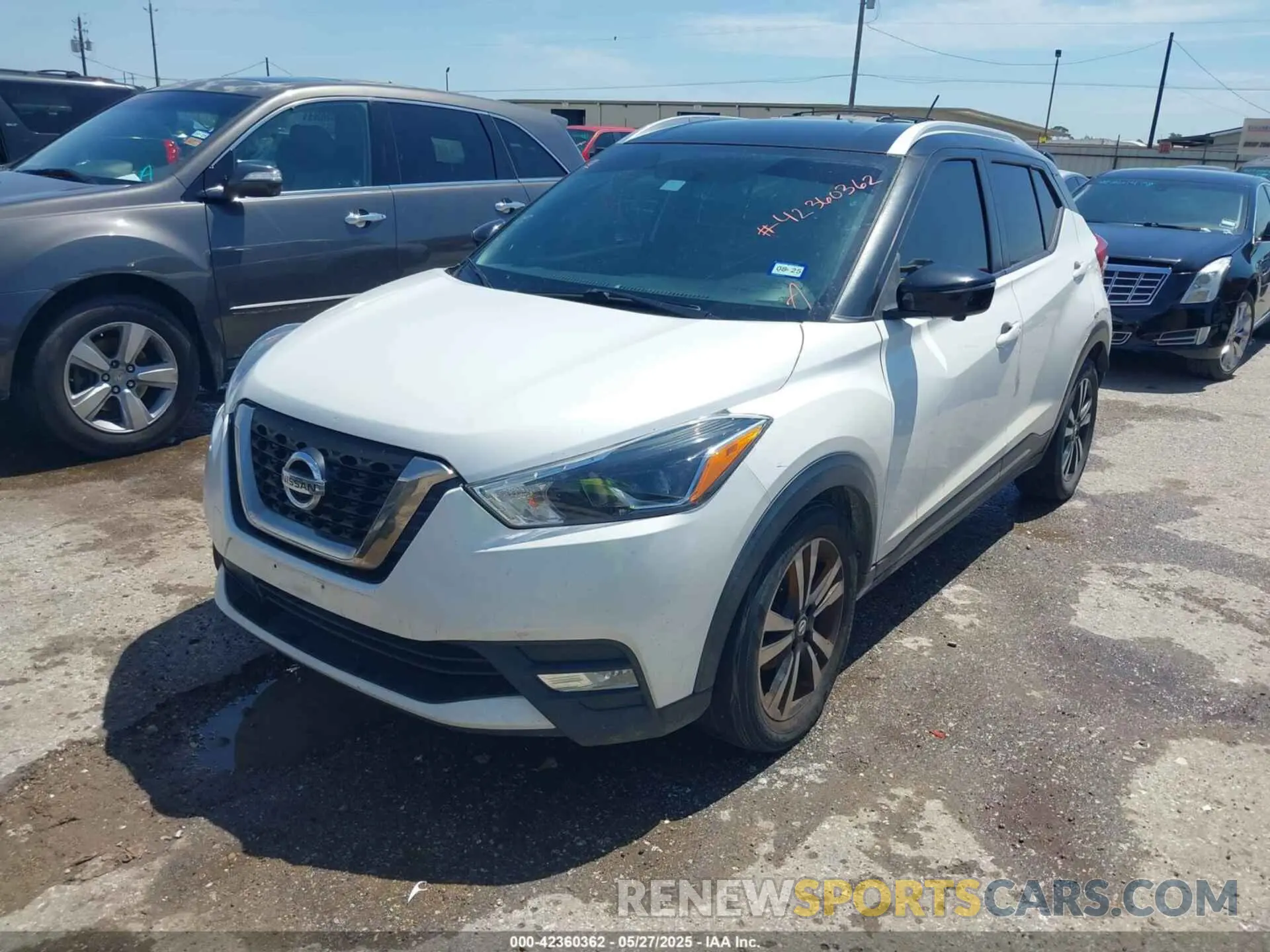 2 Photograph of a damaged car 3N1CP5CU1KL485214 NISSAN KICKS 2019