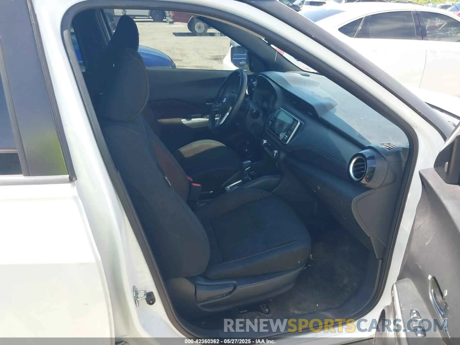 5 Photograph of a damaged car 3N1CP5CU1KL485214 NISSAN KICKS 2019