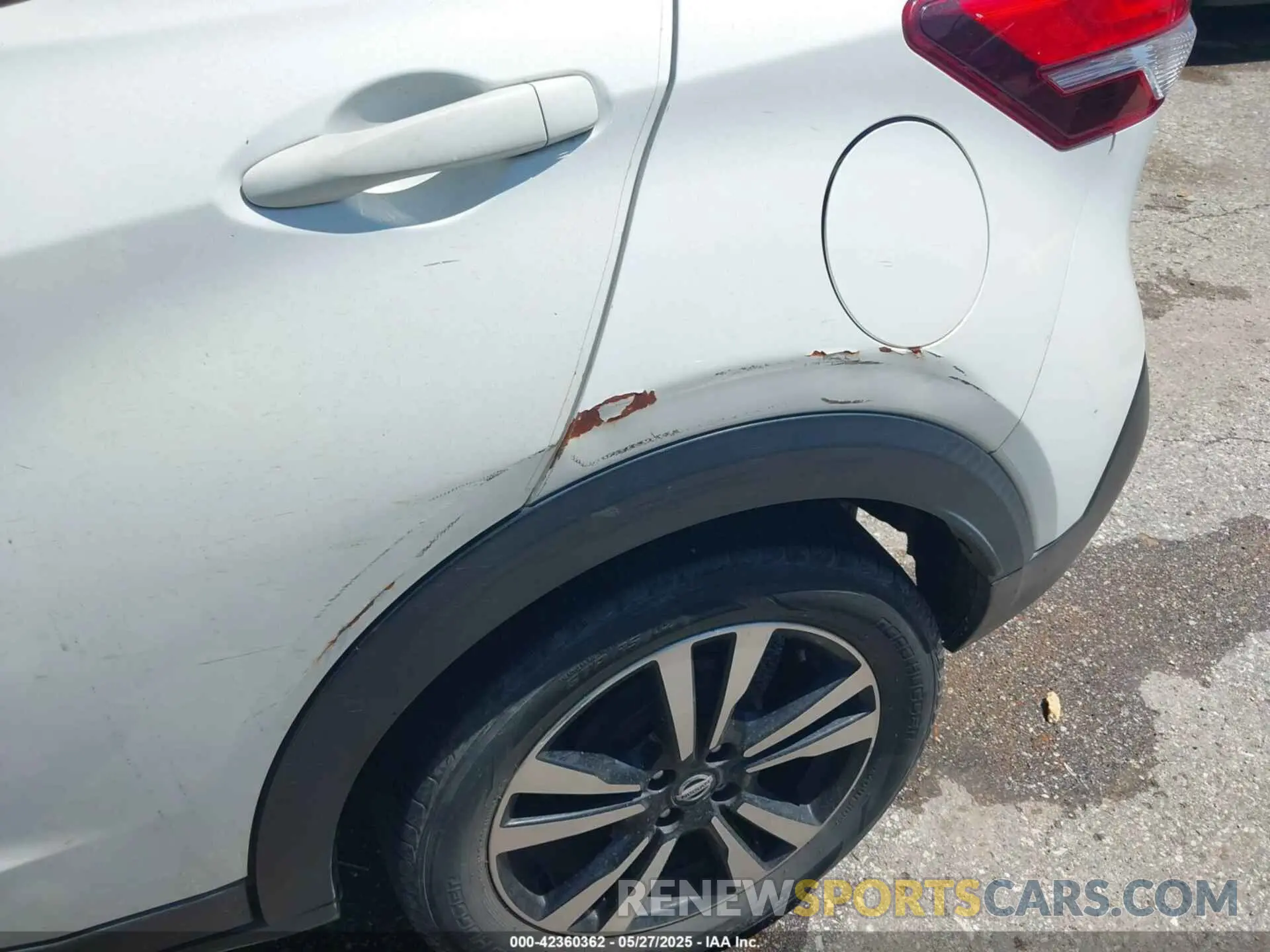 6 Photograph of a damaged car 3N1CP5CU1KL485214 NISSAN KICKS 2019