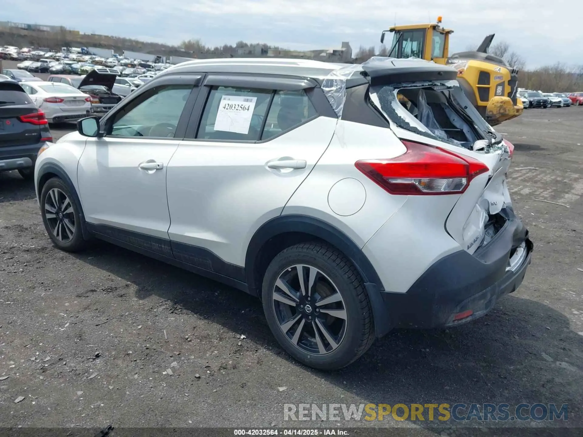 3 Photograph of a damaged car 3N1CP5CU1KL496388 NISSAN KICKS 2019