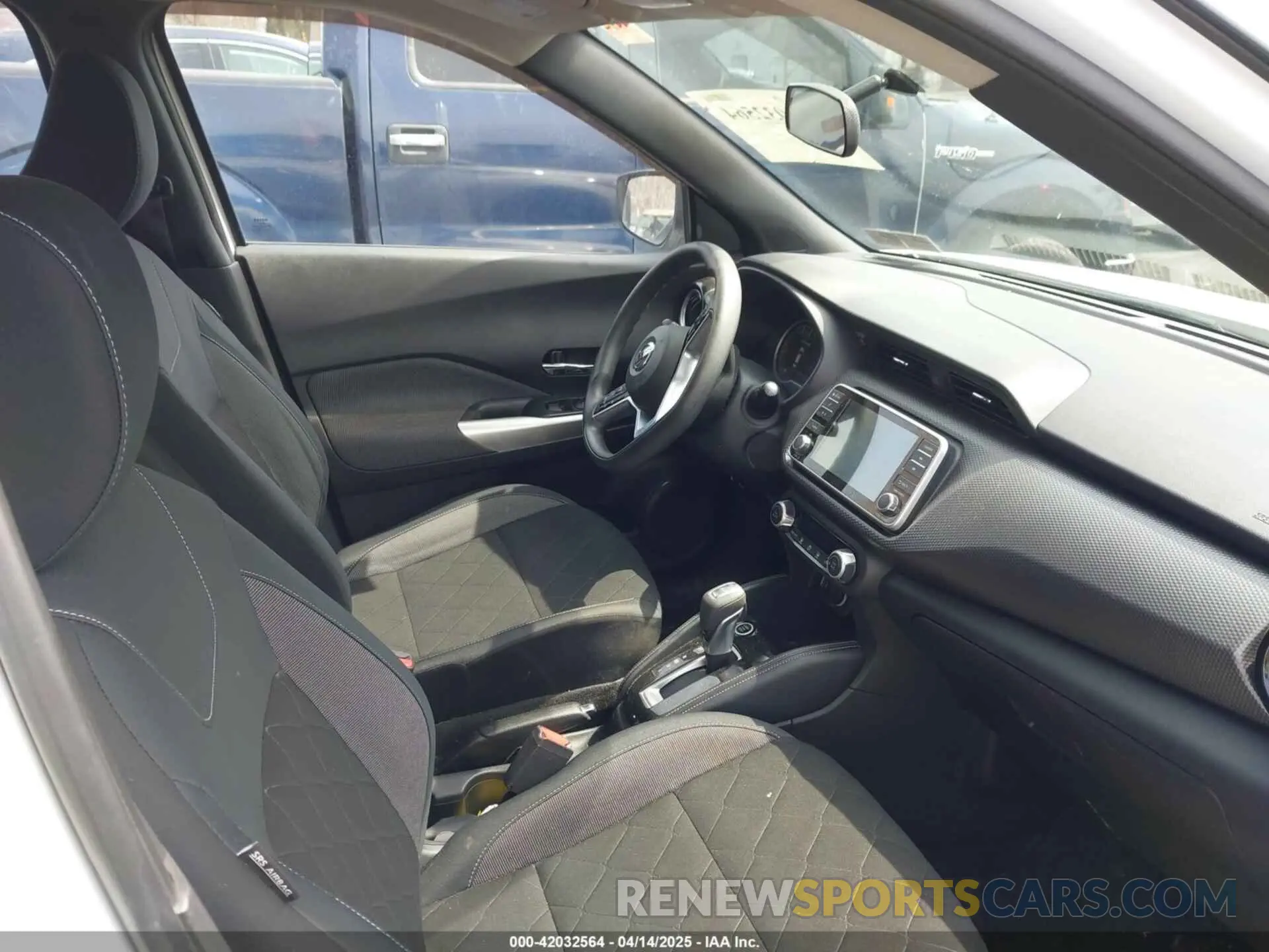 5 Photograph of a damaged car 3N1CP5CU1KL496388 NISSAN KICKS 2019