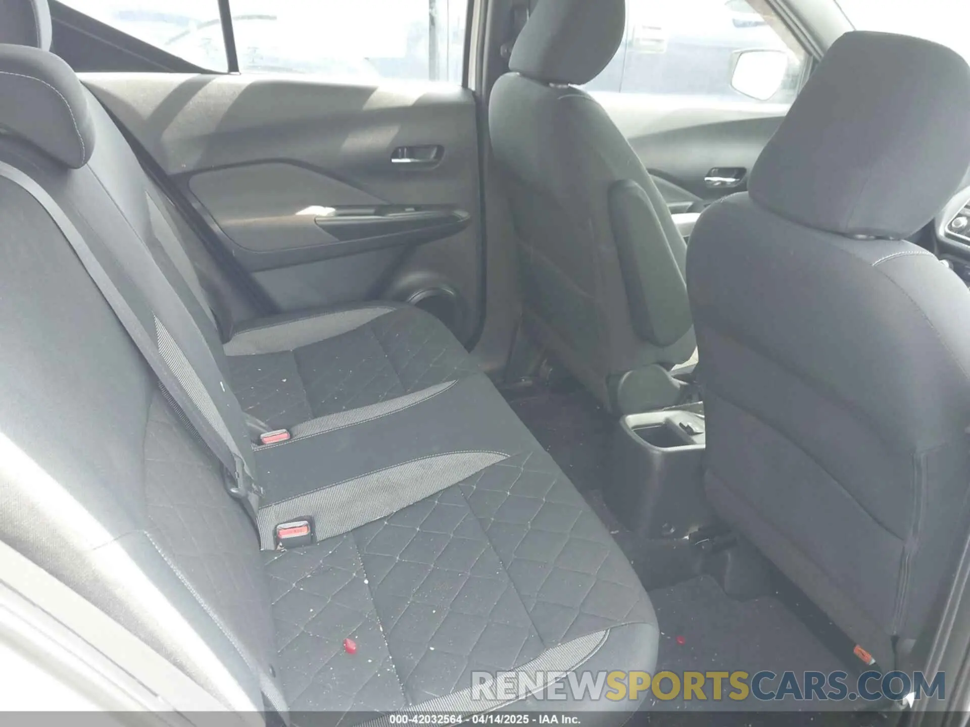 8 Photograph of a damaged car 3N1CP5CU1KL496388 NISSAN KICKS 2019