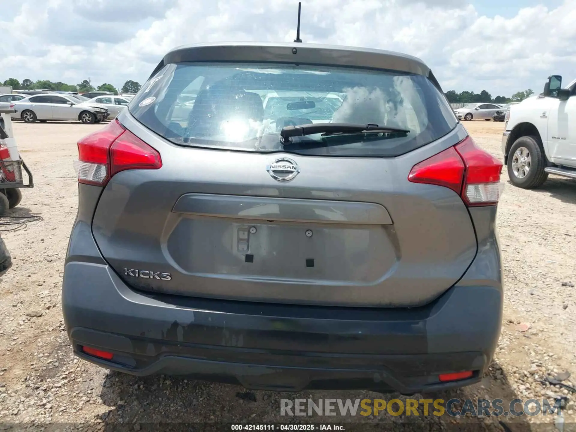 15 Photograph of a damaged car 3N1CP5CU1KL499629 NISSAN KICKS 2019