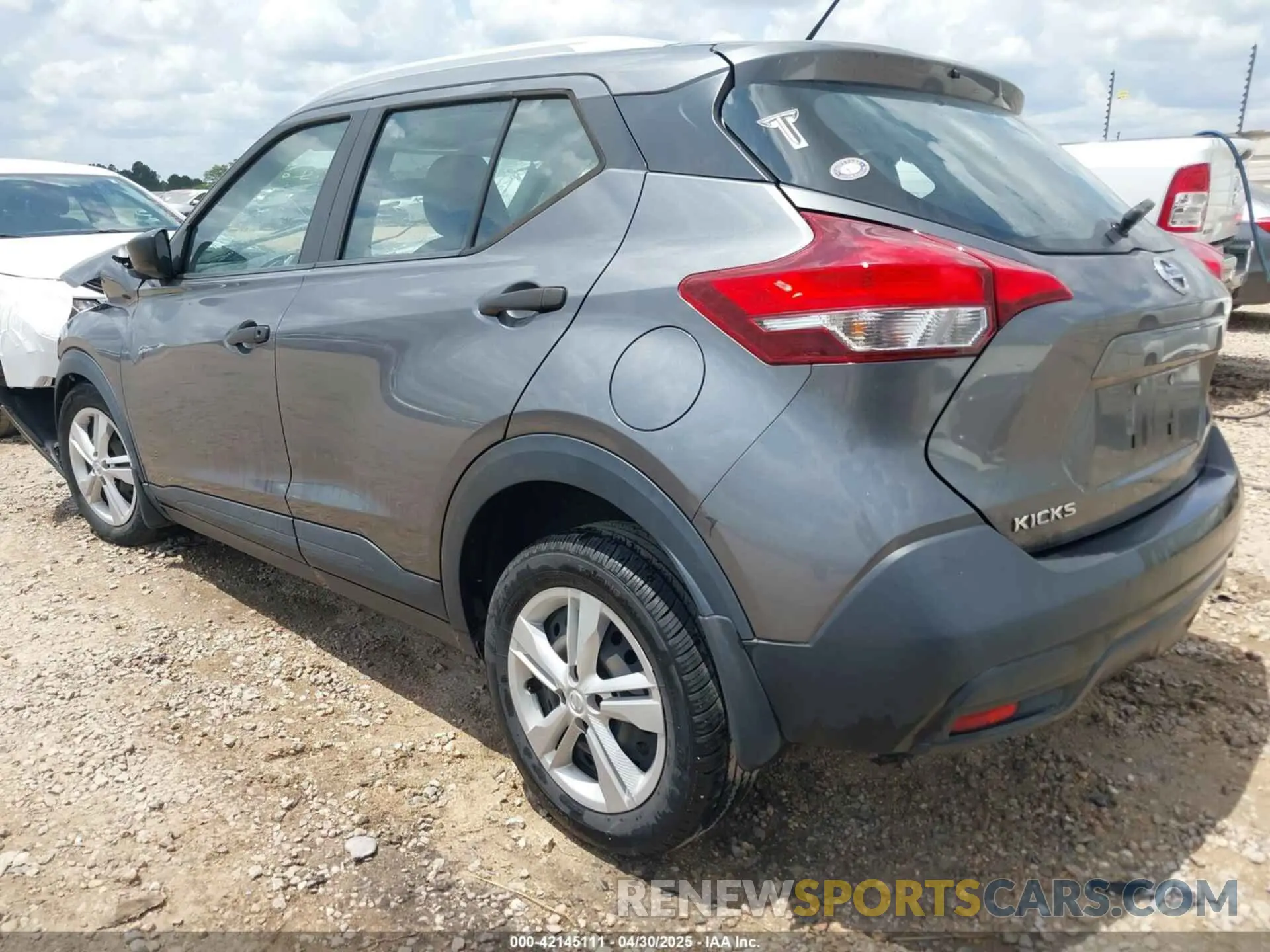 3 Photograph of a damaged car 3N1CP5CU1KL499629 NISSAN KICKS 2019