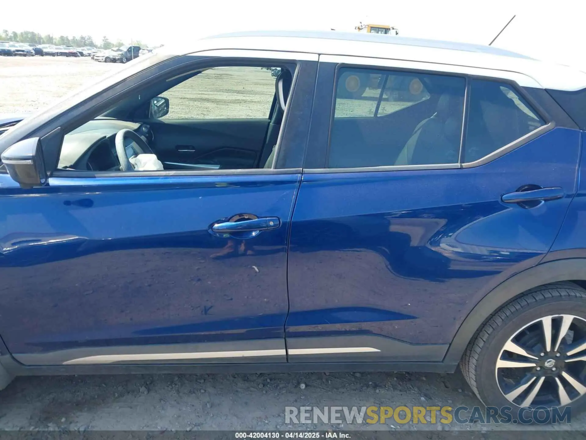 14 Photograph of a damaged car 3N1CP5CU1KL504781 NISSAN KICKS 2019