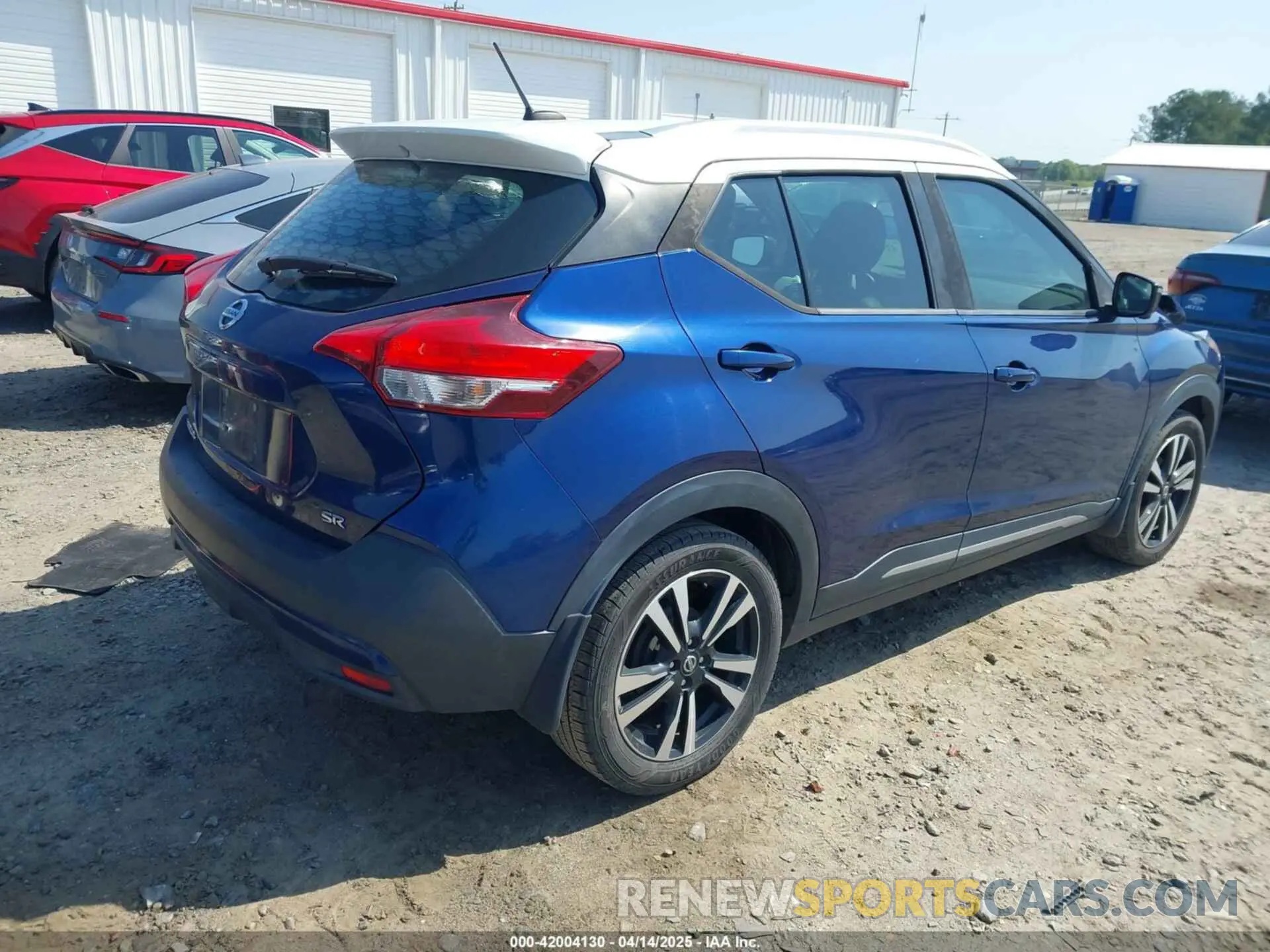 4 Photograph of a damaged car 3N1CP5CU1KL504781 NISSAN KICKS 2019