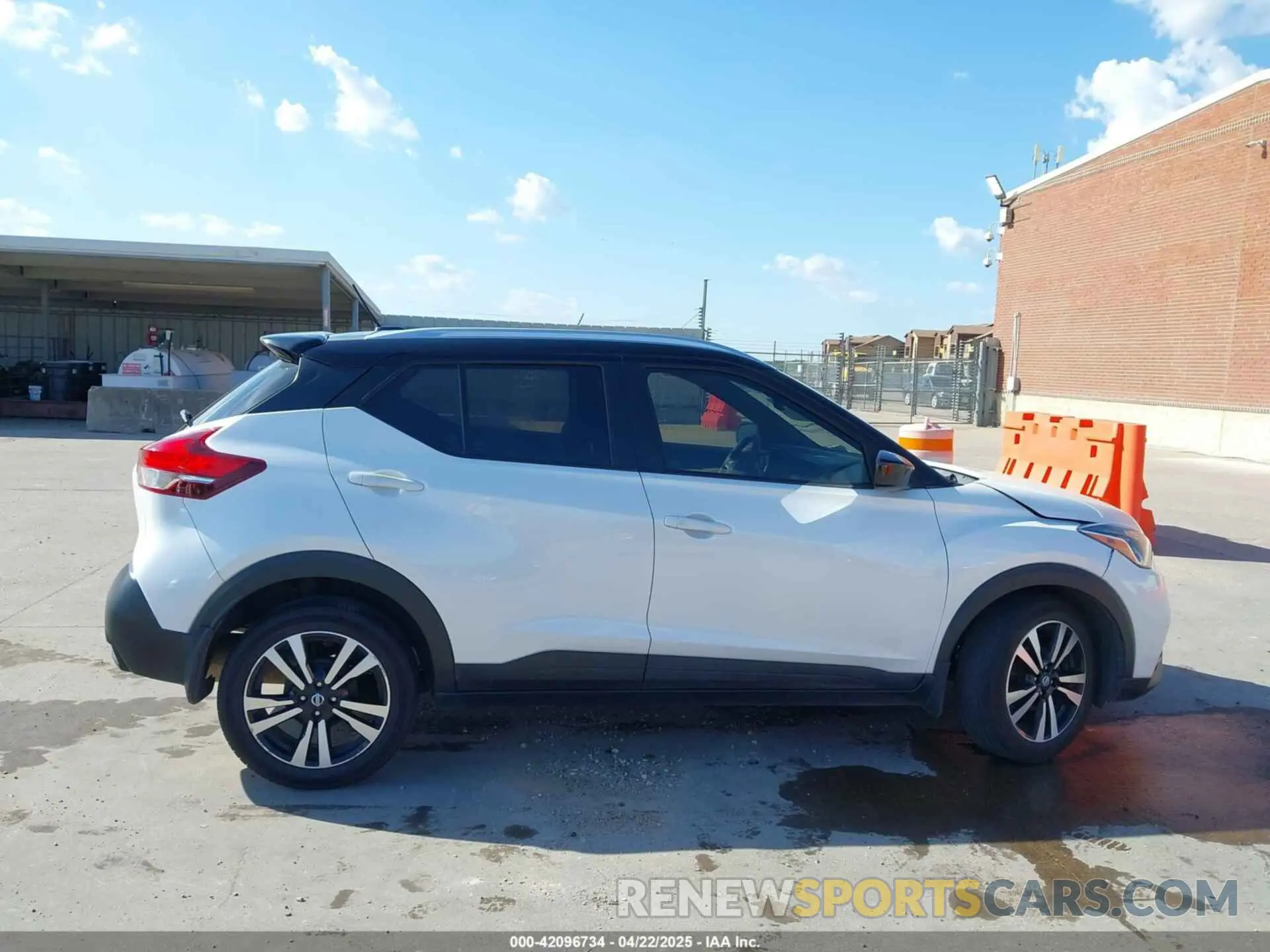 13 Photograph of a damaged car 3N1CP5CU1KL517109 NISSAN KICKS 2019