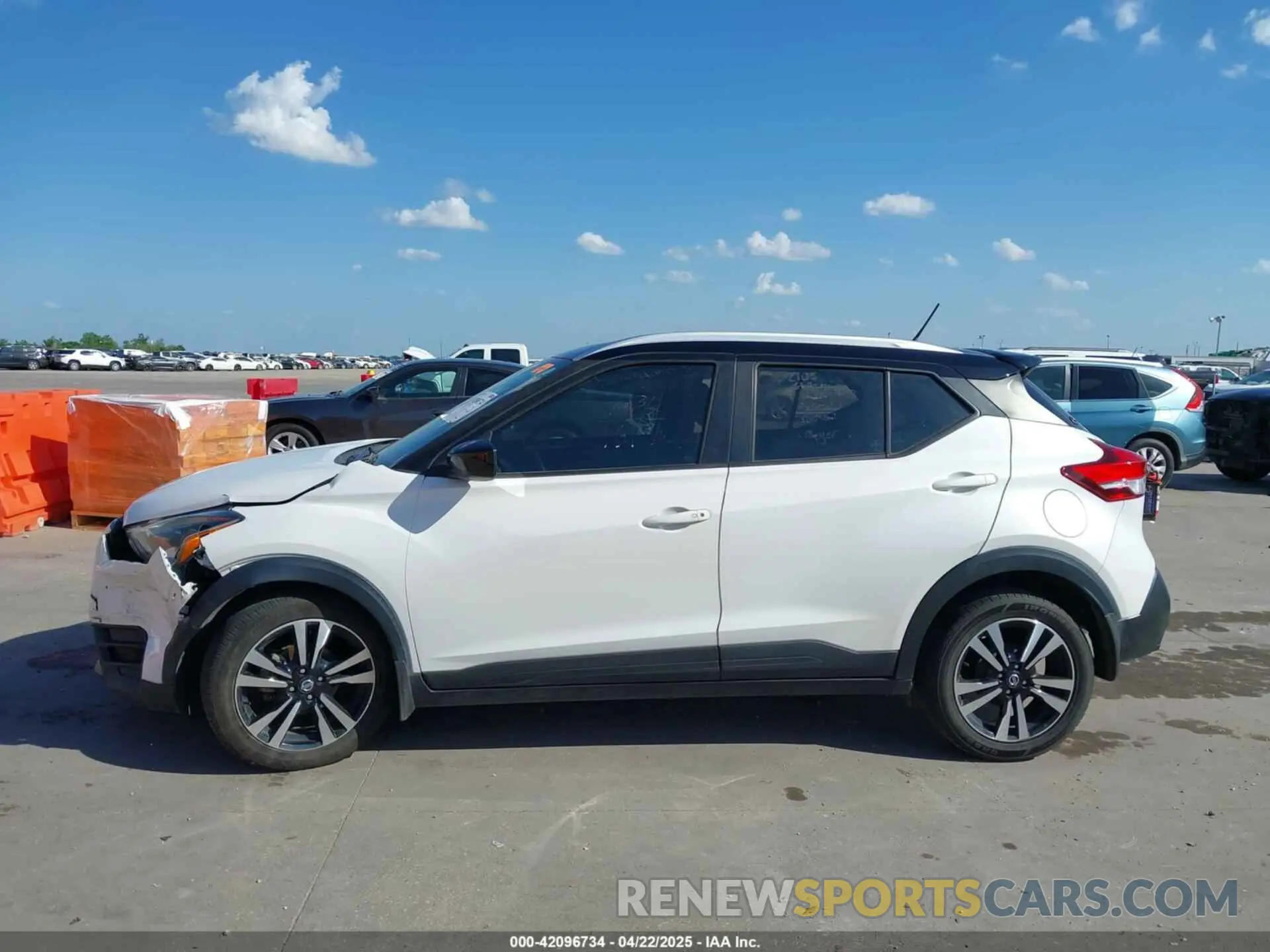 14 Photograph of a damaged car 3N1CP5CU1KL517109 NISSAN KICKS 2019
