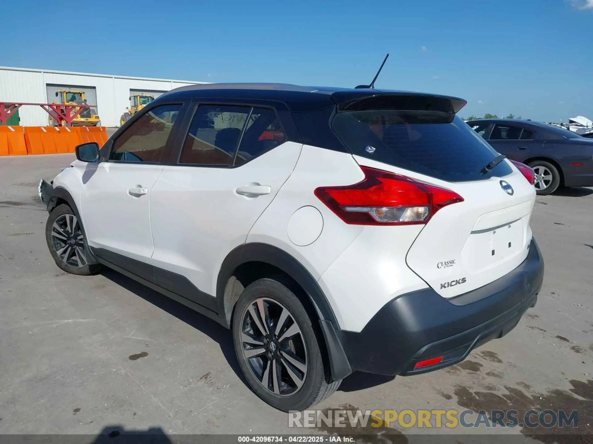 3 Photograph of a damaged car 3N1CP5CU1KL517109 NISSAN KICKS 2019