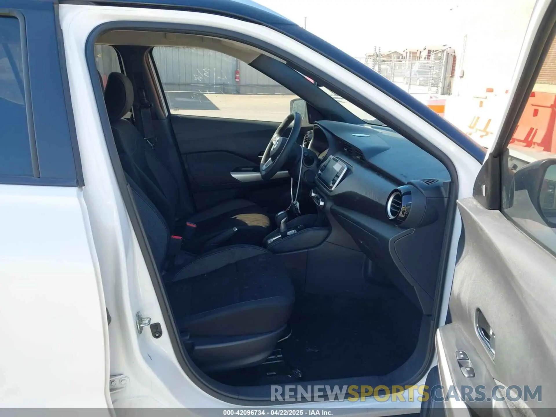 5 Photograph of a damaged car 3N1CP5CU1KL517109 NISSAN KICKS 2019