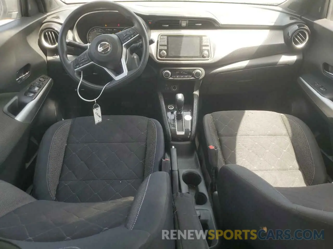 8 Photograph of a damaged car 3N1CP5CU1KL517854 NISSAN KICKS 2019