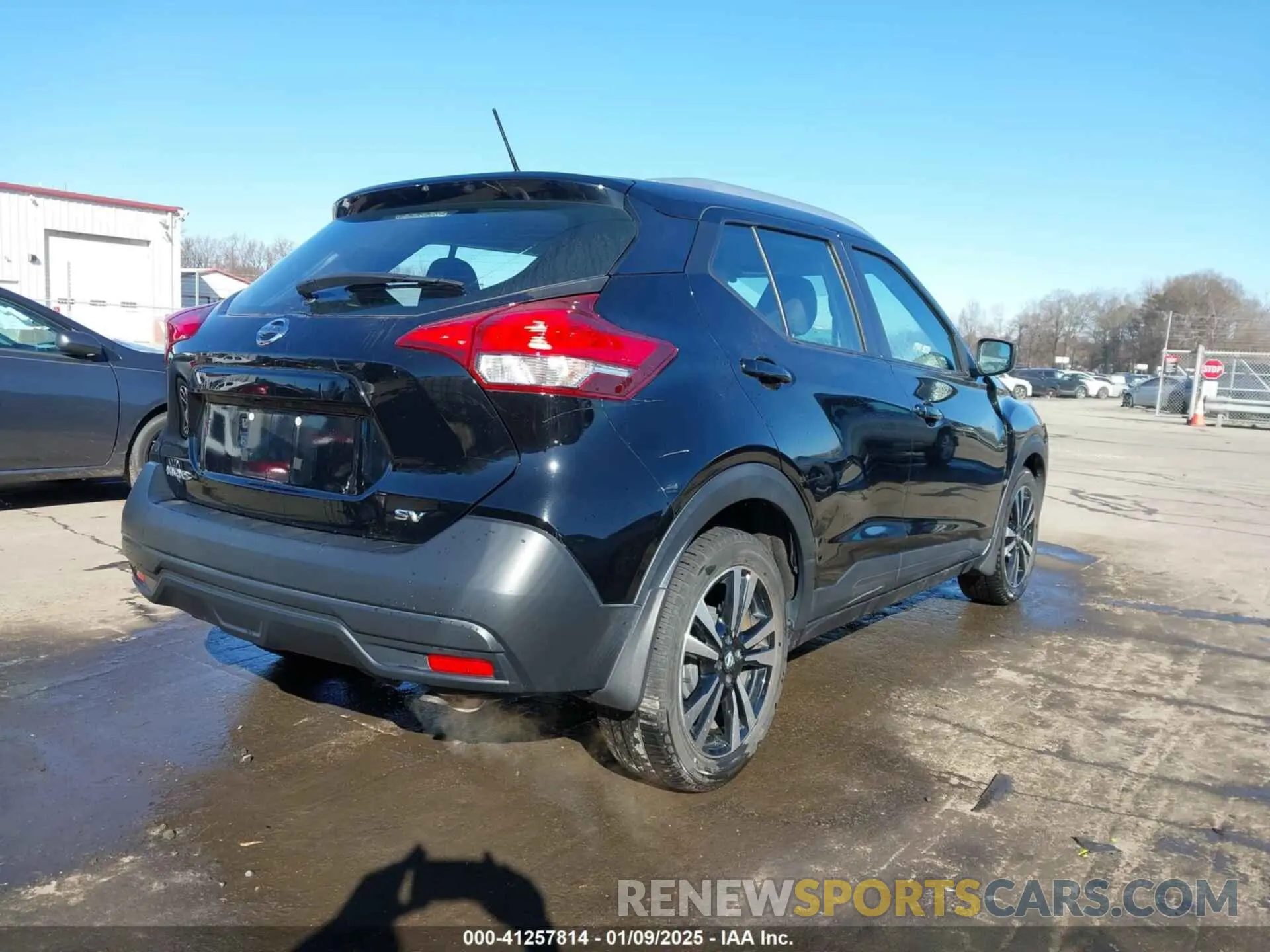 2 Photograph of a damaged car 3N1CP5CU1KL519202 NISSAN KICKS 2019