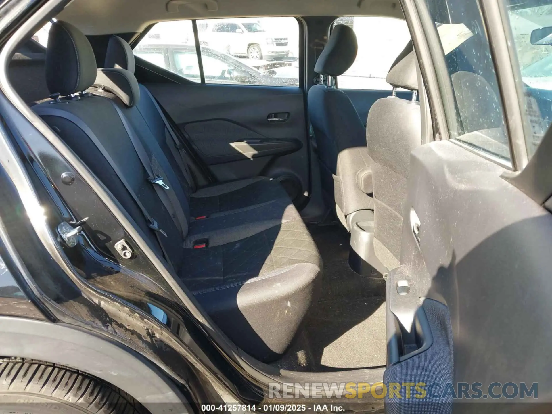 8 Photograph of a damaged car 3N1CP5CU1KL519202 NISSAN KICKS 2019