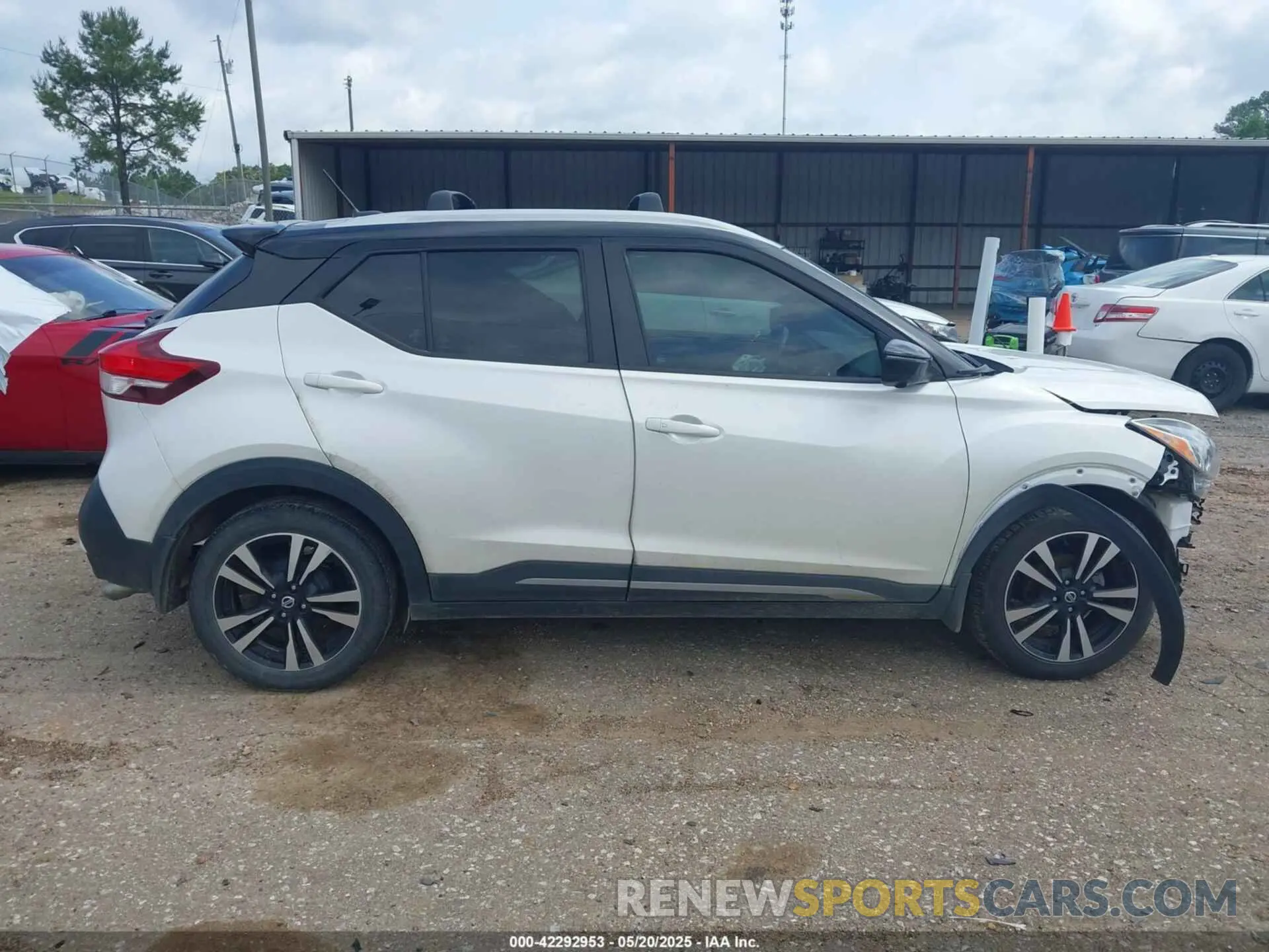 14 Photograph of a damaged car 3N1CP5CU1KL521550 NISSAN KICKS 2019