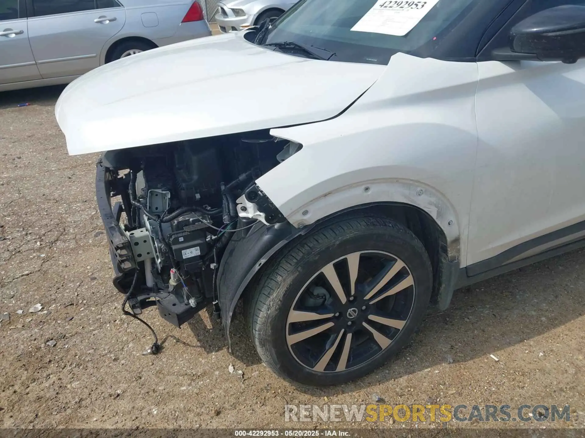 18 Photograph of a damaged car 3N1CP5CU1KL521550 NISSAN KICKS 2019