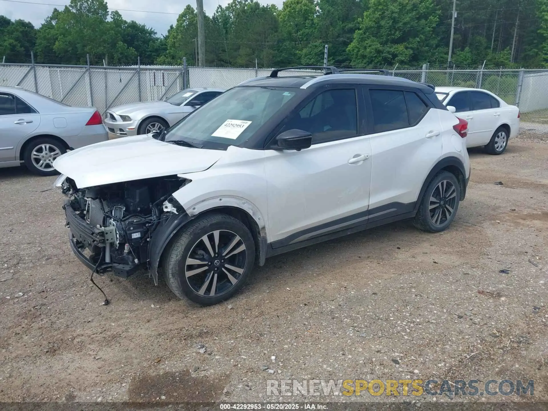 2 Photograph of a damaged car 3N1CP5CU1KL521550 NISSAN KICKS 2019