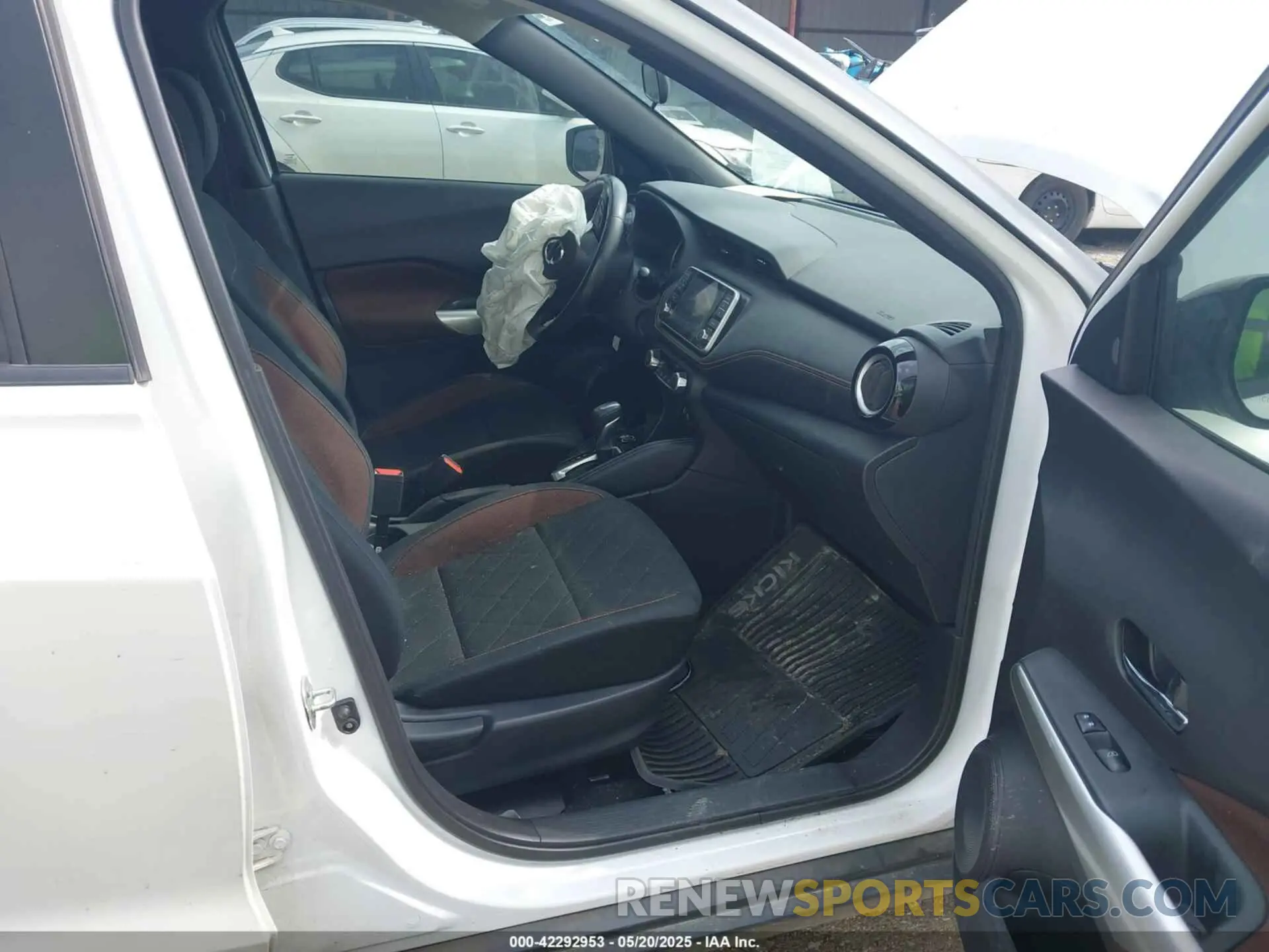 5 Photograph of a damaged car 3N1CP5CU1KL521550 NISSAN KICKS 2019