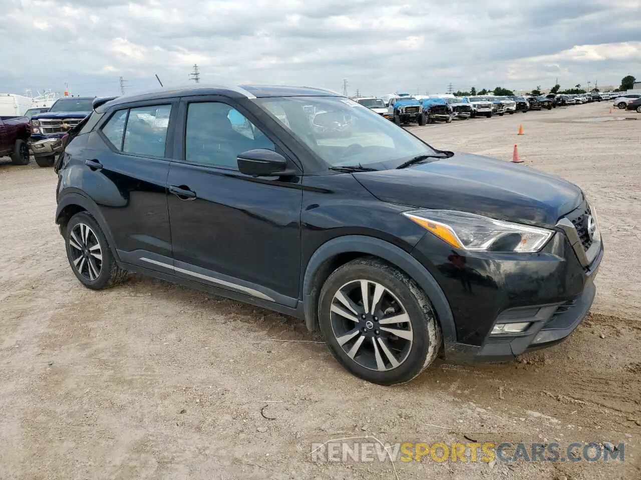 4 Photograph of a damaged car 3N1CP5CU1KL526148 NISSAN KICKS 2019