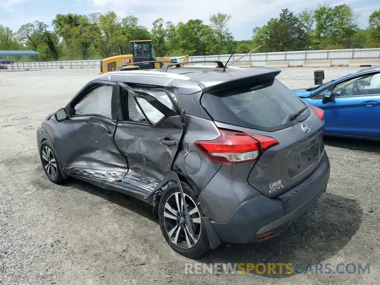 2 Photograph of a damaged car 3N1CP5CU1KL526957 NISSAN KICKS 2019