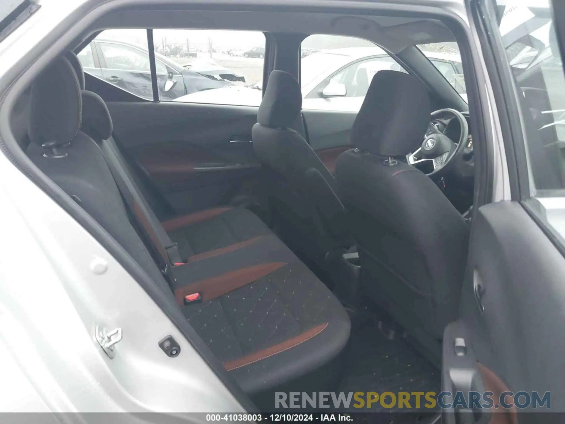 8 Photograph of a damaged car 3N1CP5CU1KL527087 NISSAN KICKS 2019