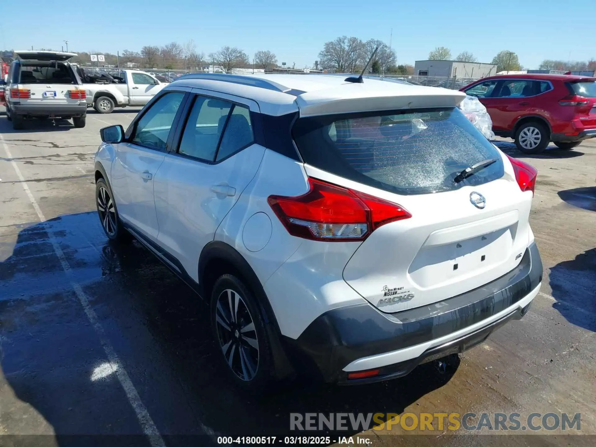 3 Photograph of a damaged car 3N1CP5CU1KL527509 NISSAN KICKS 2019
