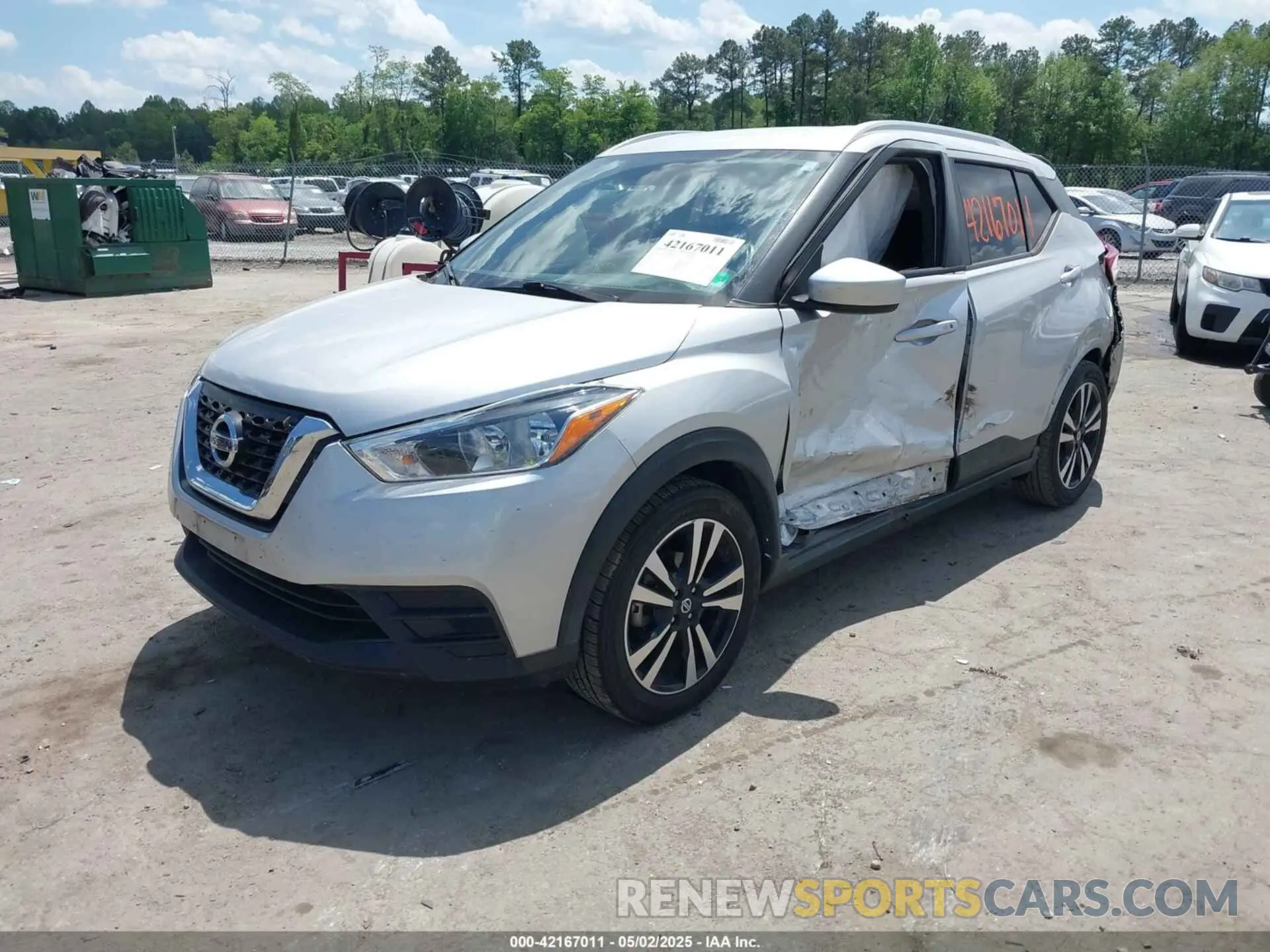 2 Photograph of a damaged car 3N1CP5CU1KL529244 NISSAN KICKS 2019