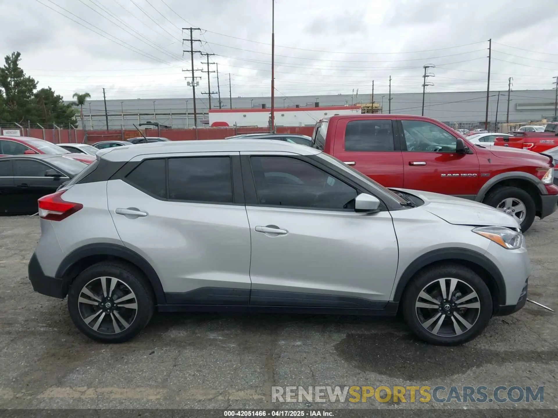 12 Photograph of a damaged car 3N1CP5CU1KL535075 NISSAN KICKS 2019