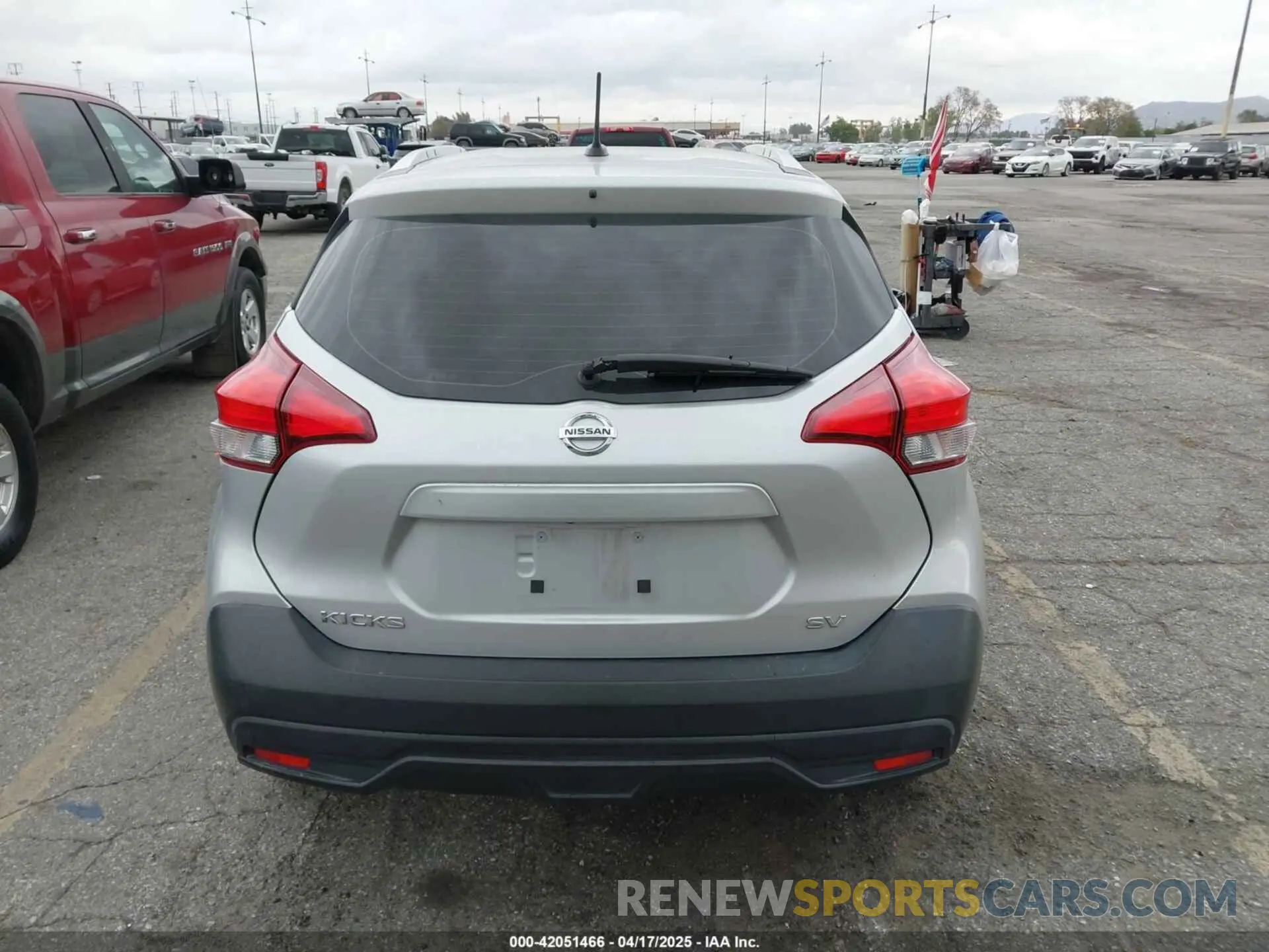 15 Photograph of a damaged car 3N1CP5CU1KL535075 NISSAN KICKS 2019