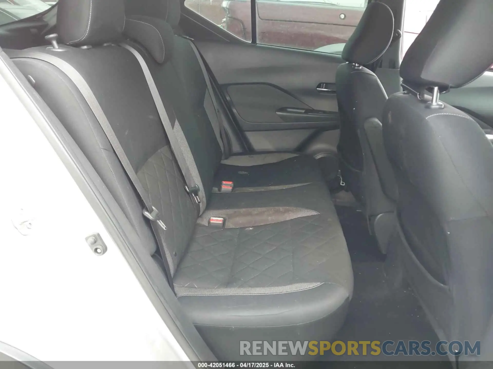 8 Photograph of a damaged car 3N1CP5CU1KL535075 NISSAN KICKS 2019