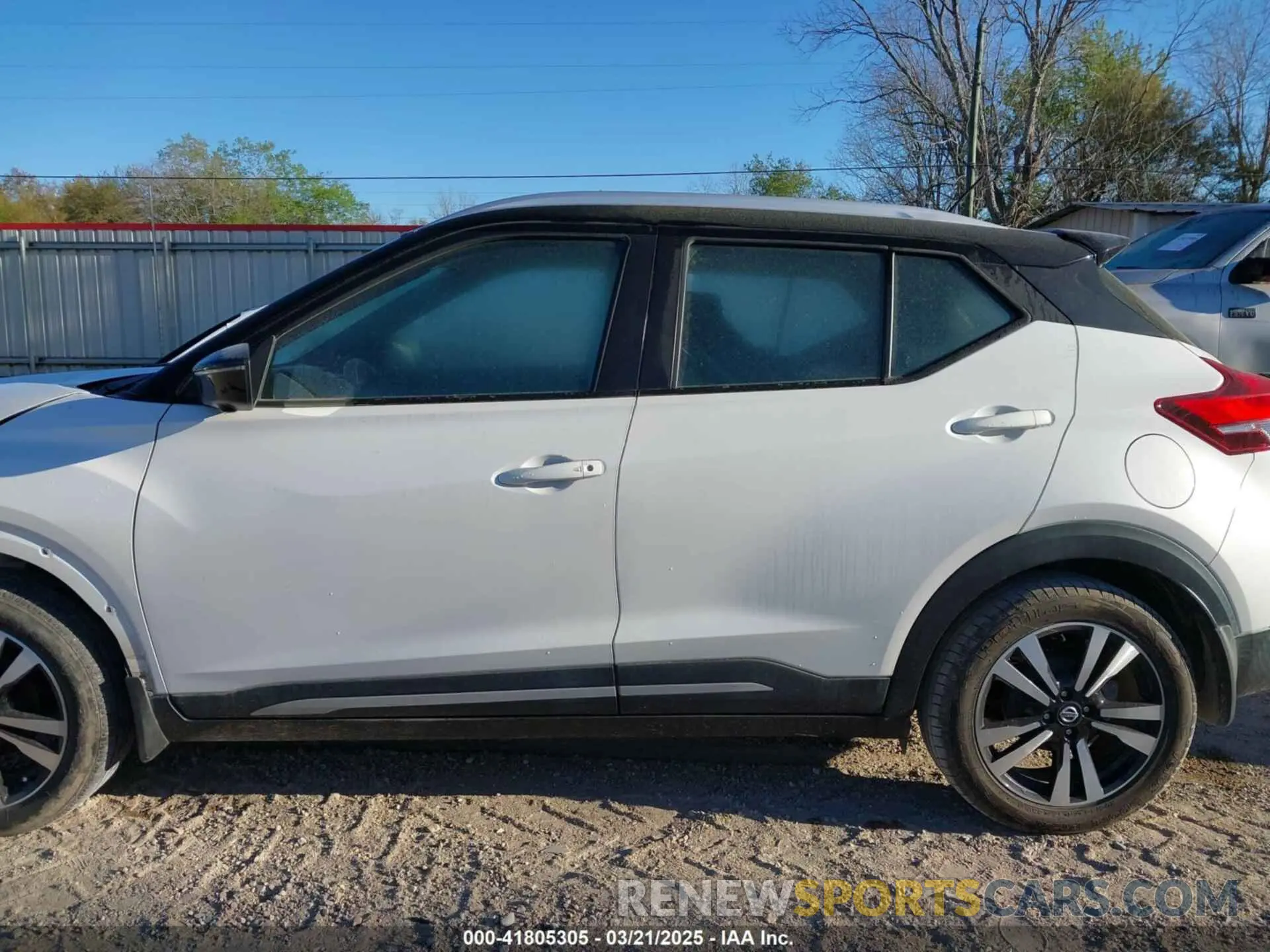 15 Photograph of a damaged car 3N1CP5CU1KL538381 NISSAN KICKS 2019