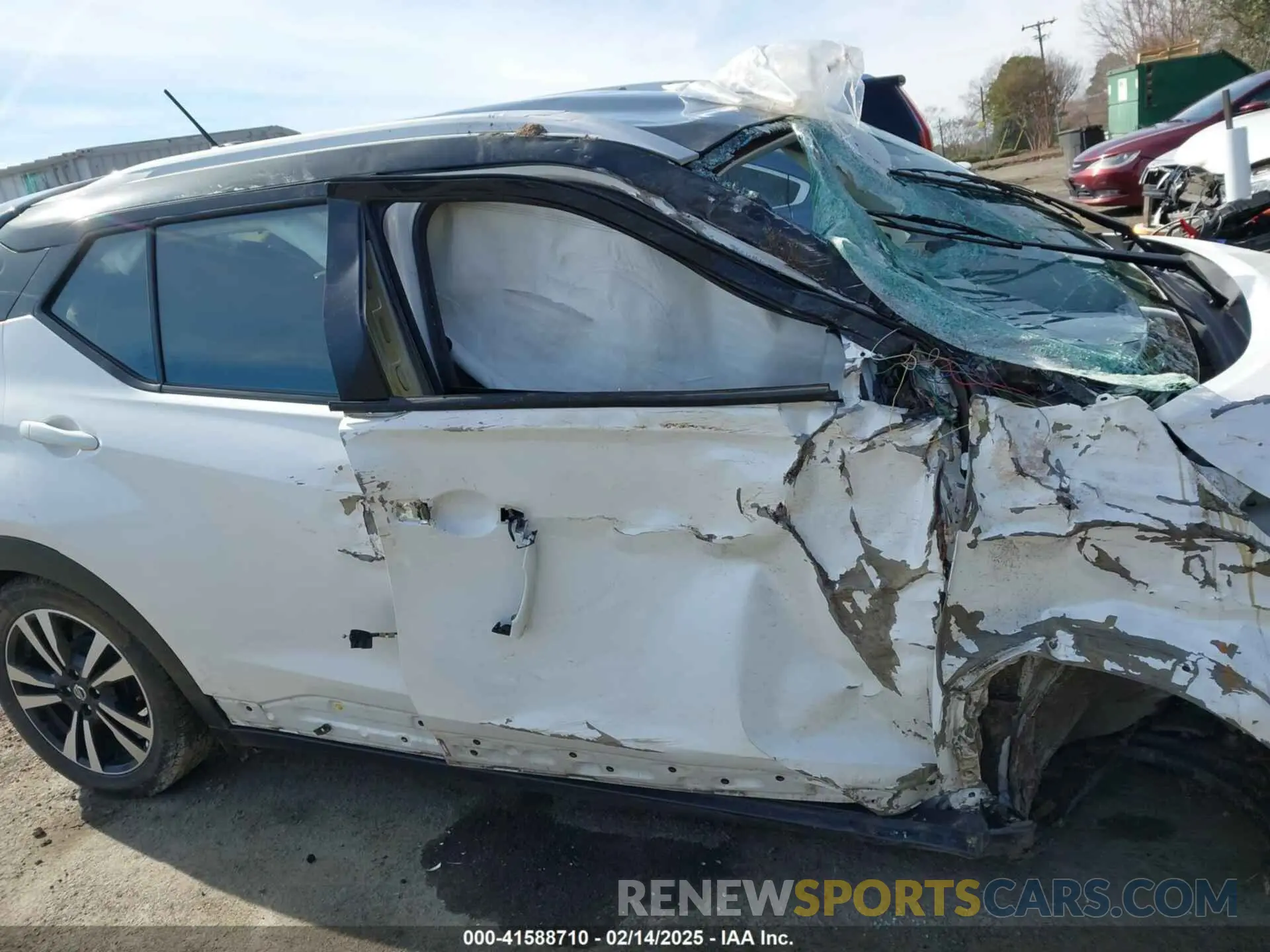 12 Photograph of a damaged car 3N1CP5CU1KL538879 NISSAN KICKS 2019