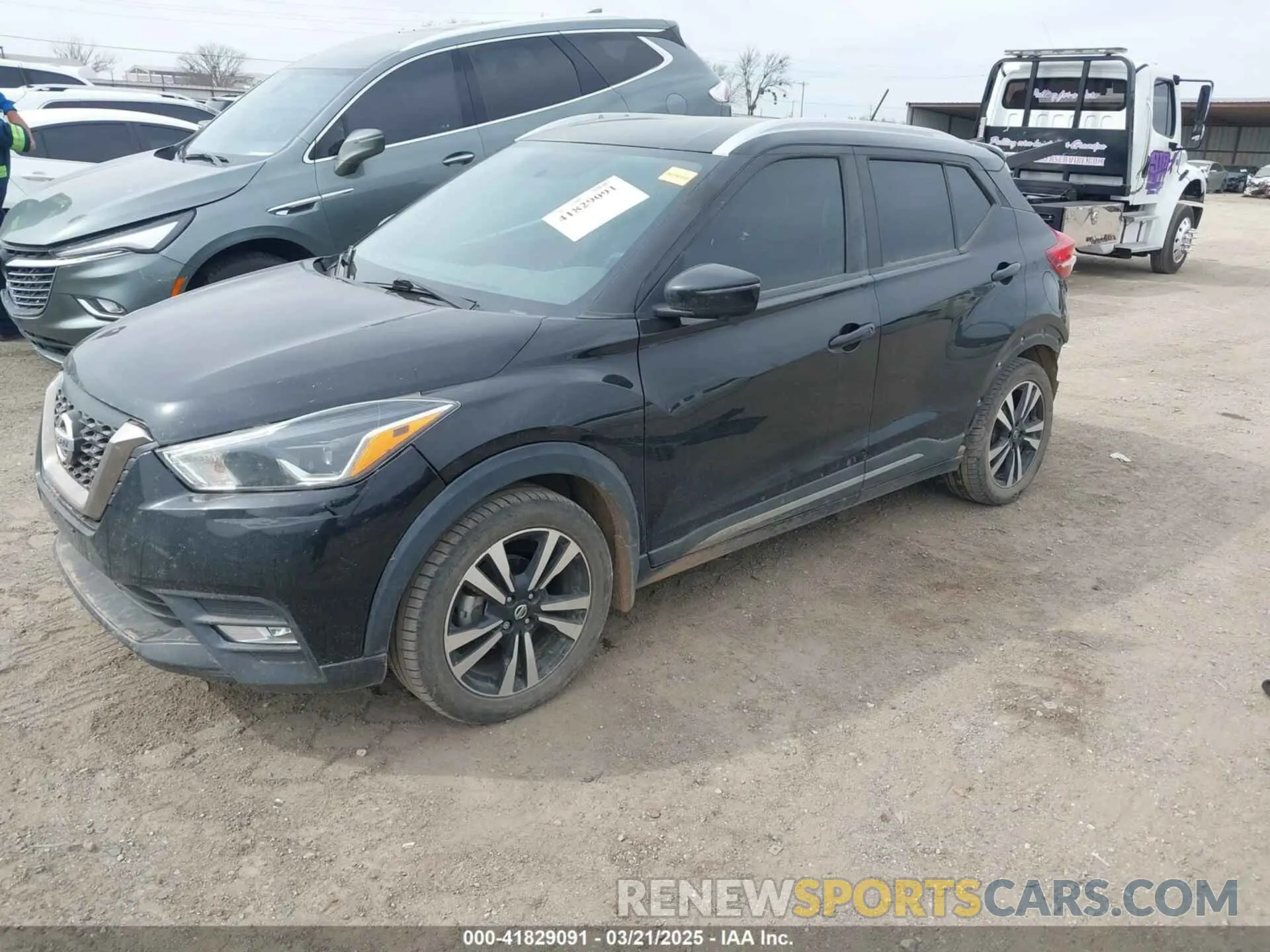 2 Photograph of a damaged car 3N1CP5CU1KL556105 NISSAN KICKS 2019