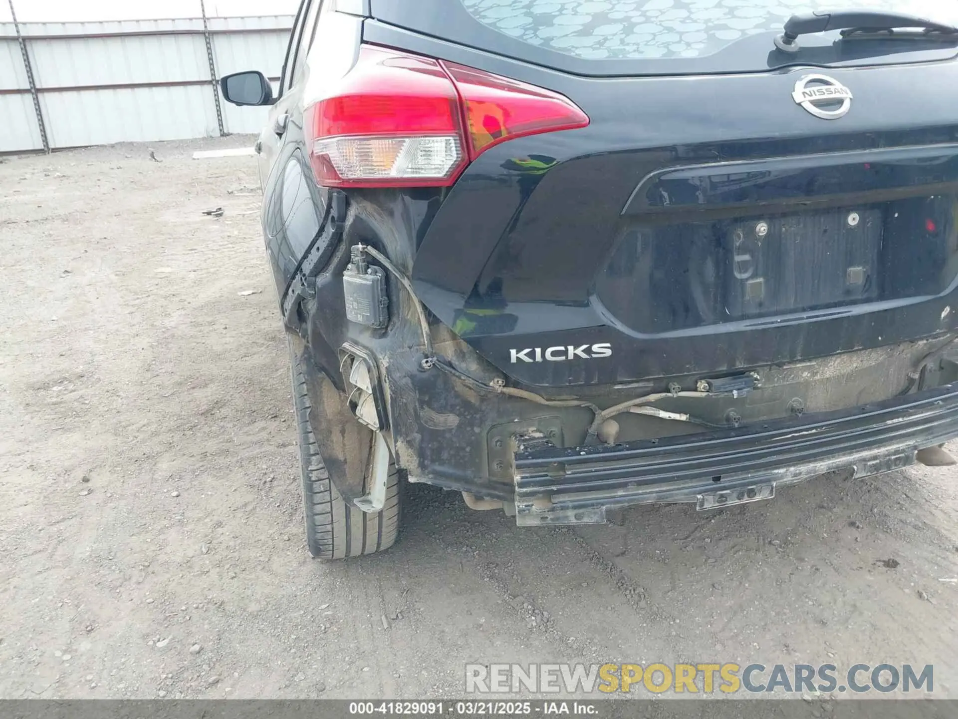 6 Photograph of a damaged car 3N1CP5CU1KL556105 NISSAN KICKS 2019