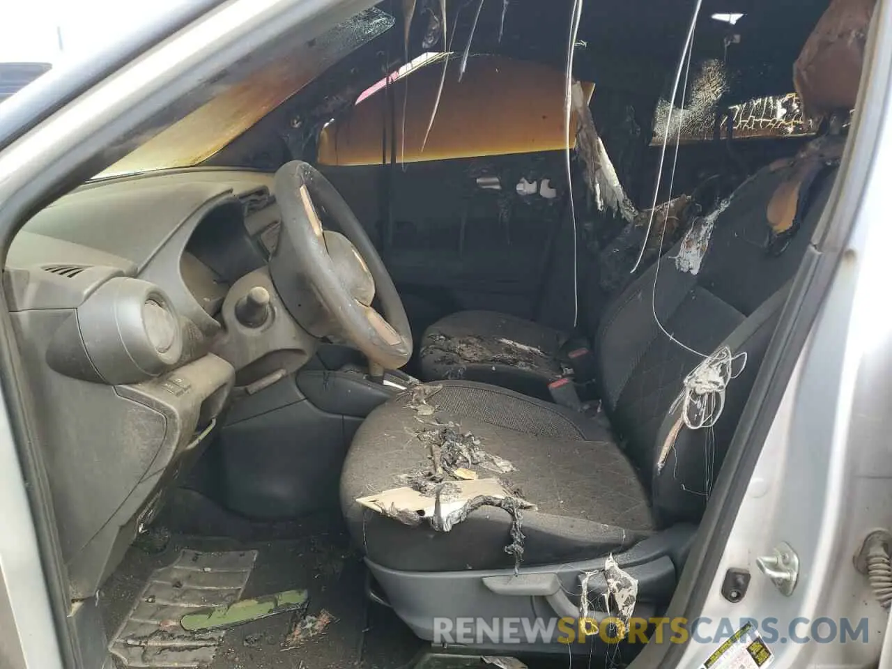 7 Photograph of a damaged car 3N1CP5CU1KL558033 NISSAN KICKS 2019