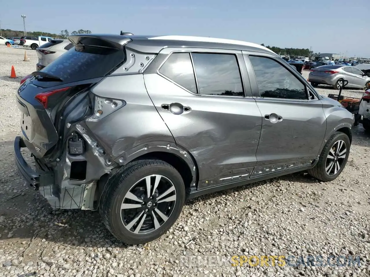 3 Photograph of a damaged car 3N1CP5CU1KL558405 NISSAN KICKS 2019